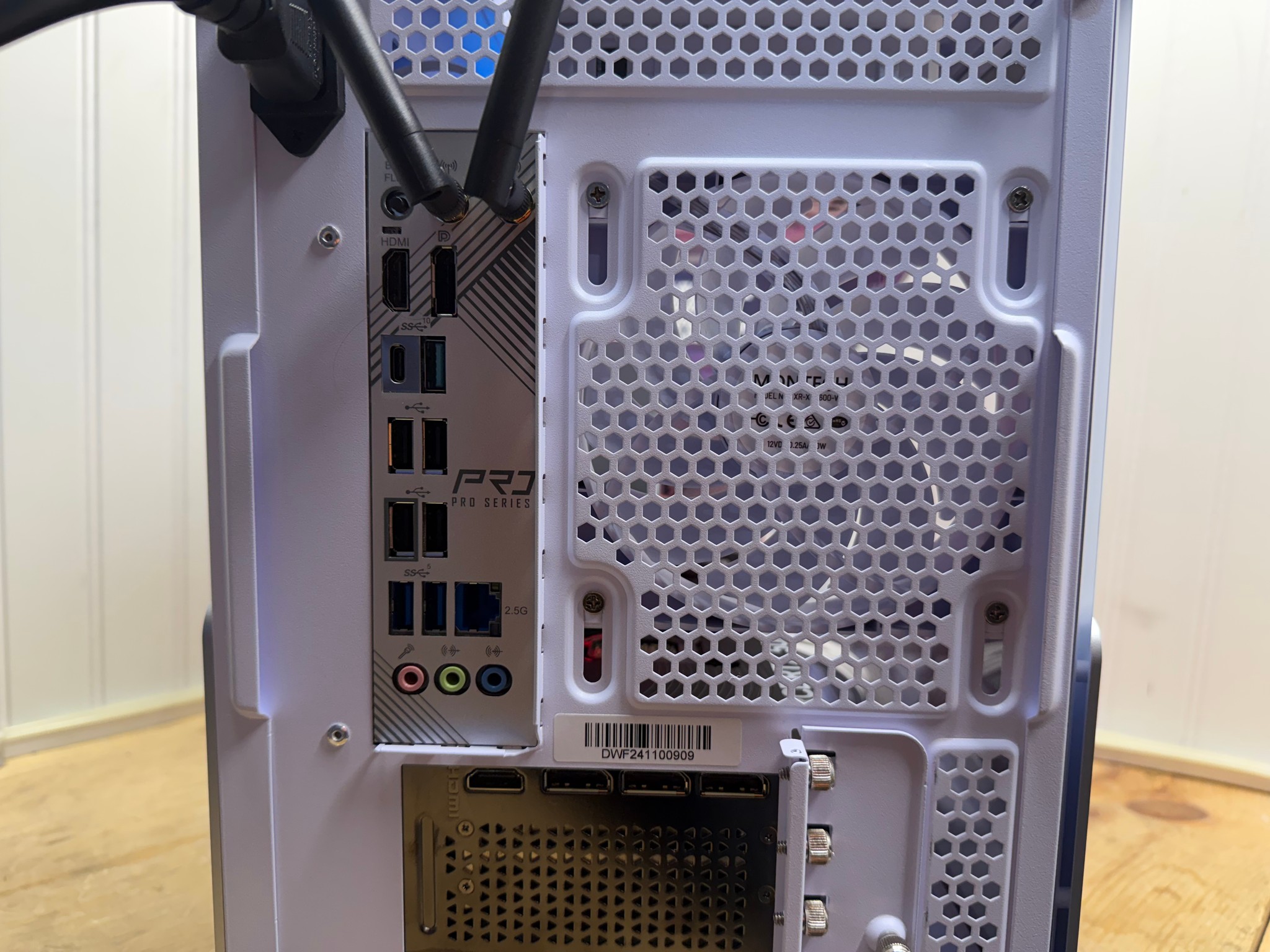 INSANE White RTX 5070 Ti Gaming PC | Ryzen 5 7600X | 32GB DDR5 | 360MM AIO | AM5/1000w PSU/1TB NVME