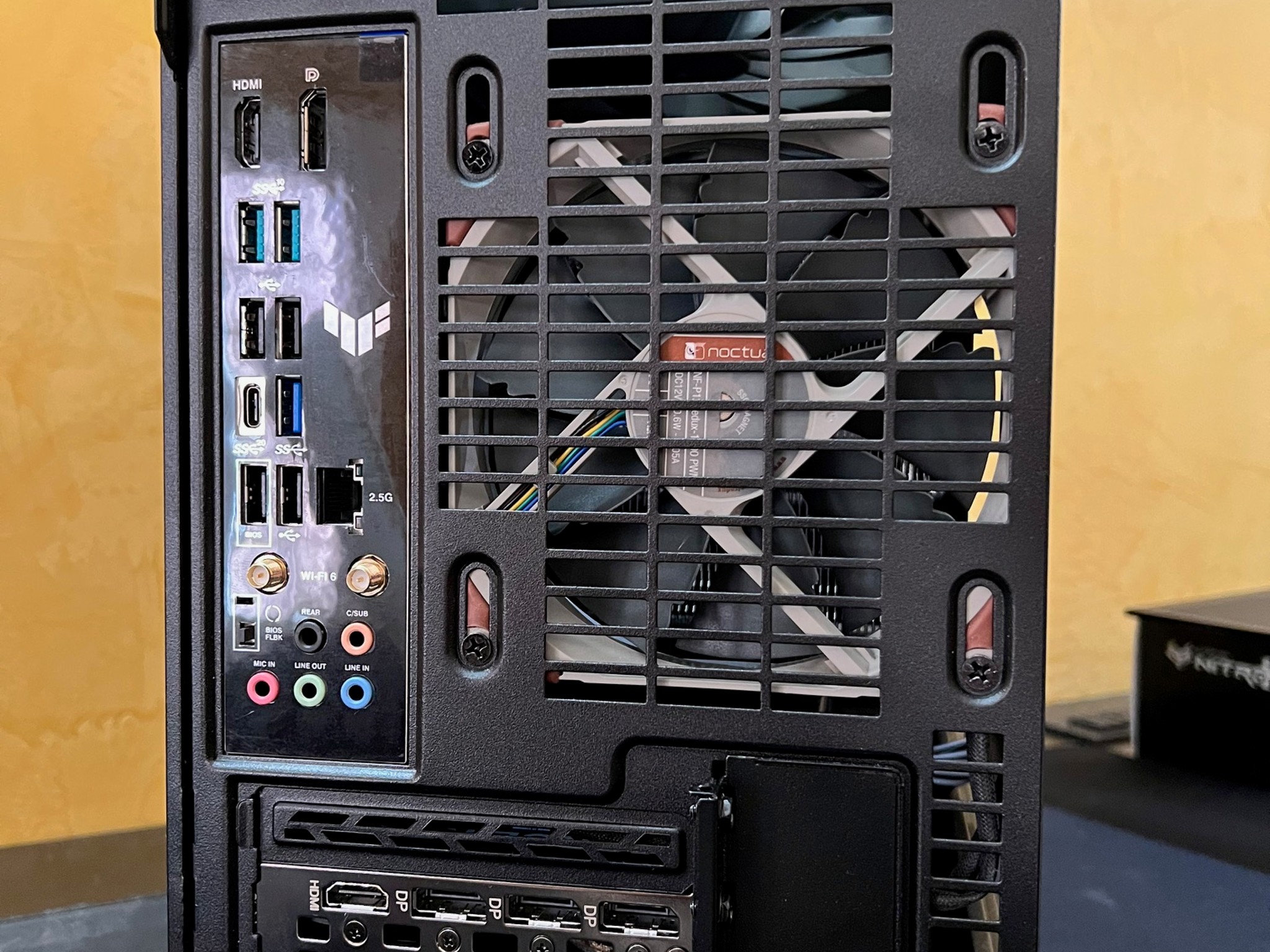 RTX 5060Ti 16GB, Ryzen 5 7600X, 32gb DDR5, Lian Li A3 Wood, 1tb SSD.