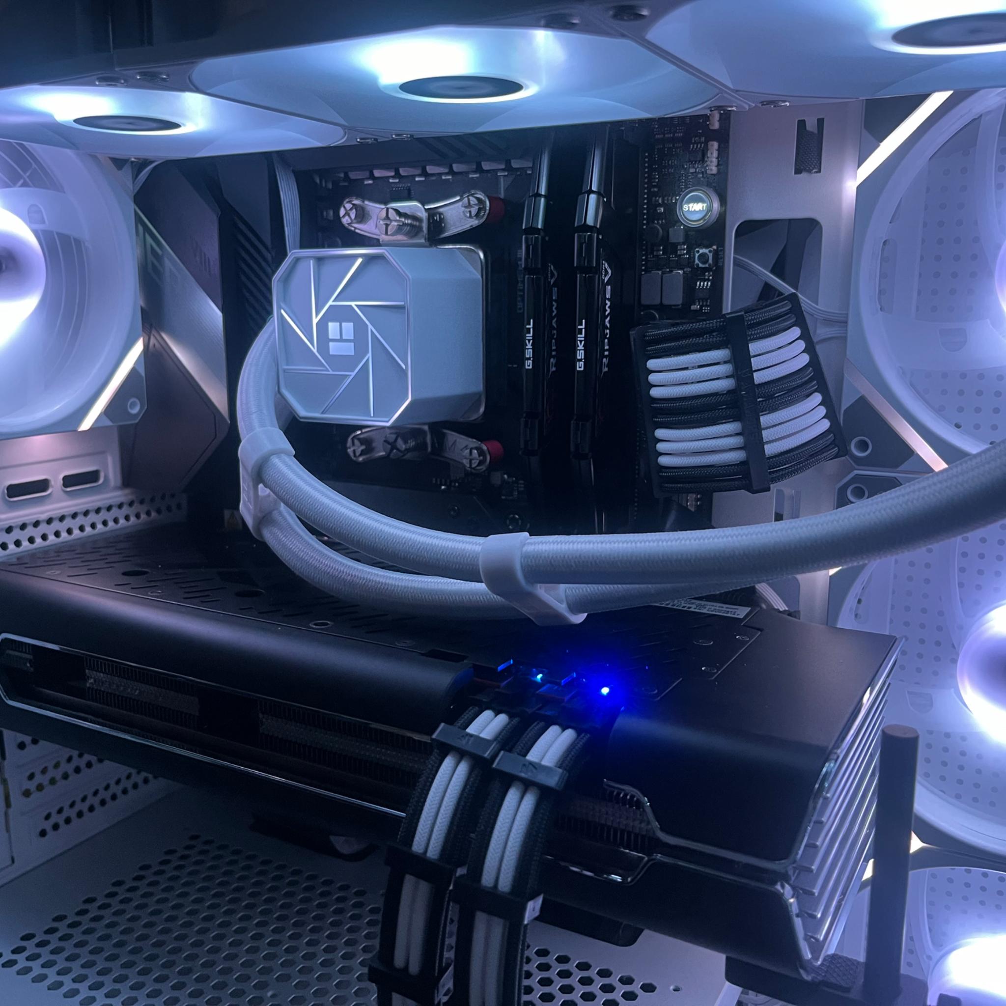 Black and white Gaming PC! Ryzen 7 5800X 8-core! Radeon 5700XT Ultra thicc III, 1440 beast