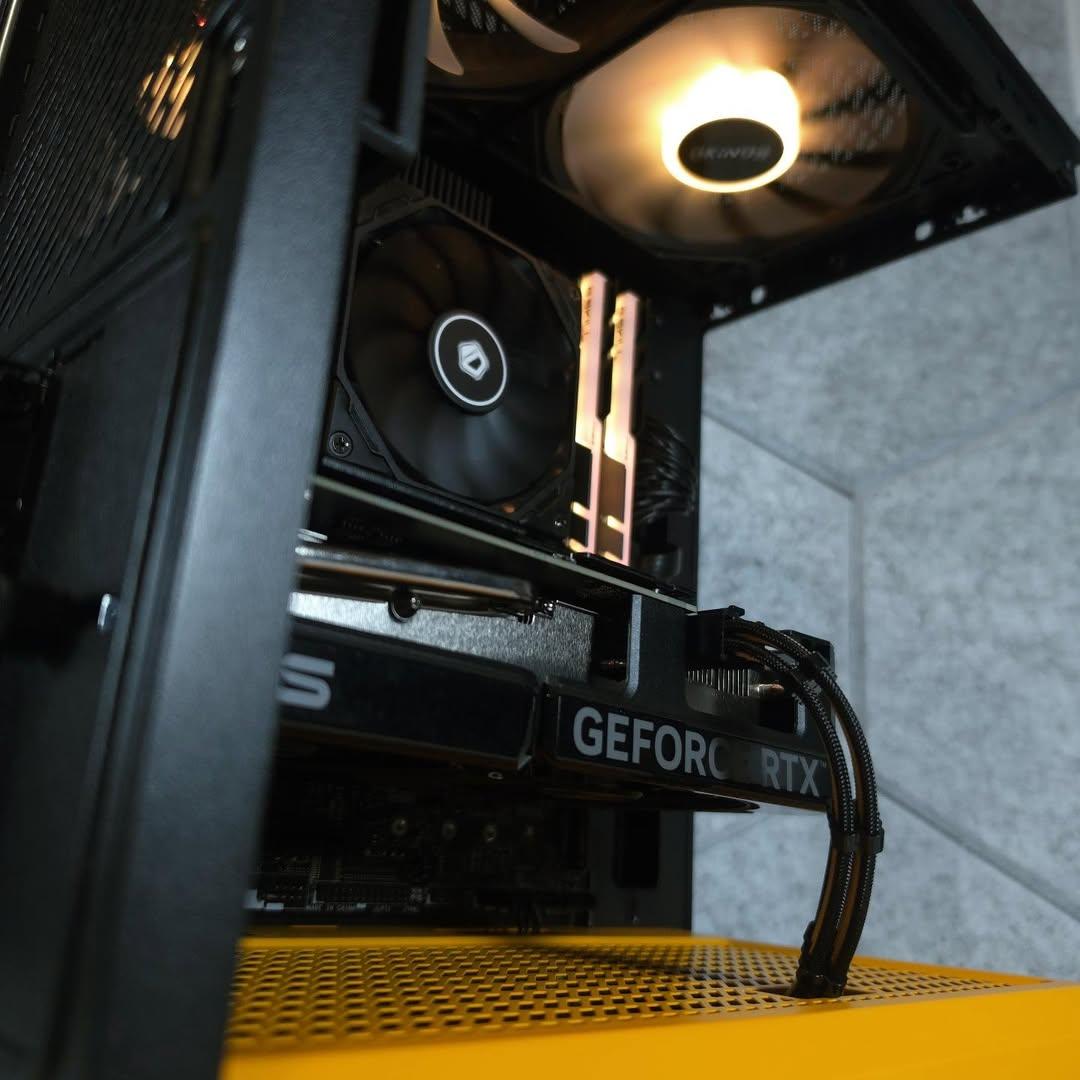 ASUS RTX 4060 💛 Core i5 12400F