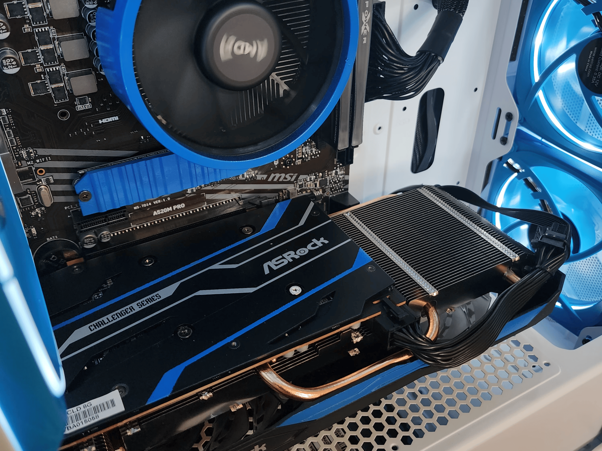 🤍🥶🤍 AMD Ryzen 5 3500X // ASRock Radeon RX 6600 8GB // Silicon Power Zenith 16GB 3200MHz