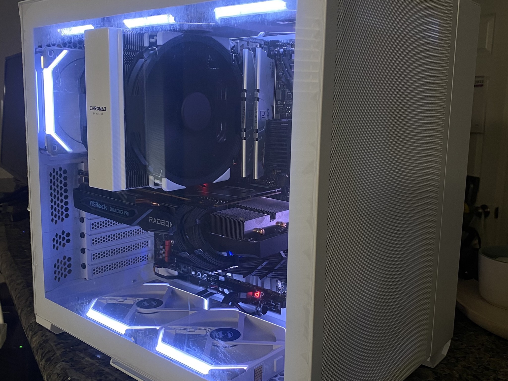 Gaming PC/Workstation: Threadripper 1900X-RX 6700 XT