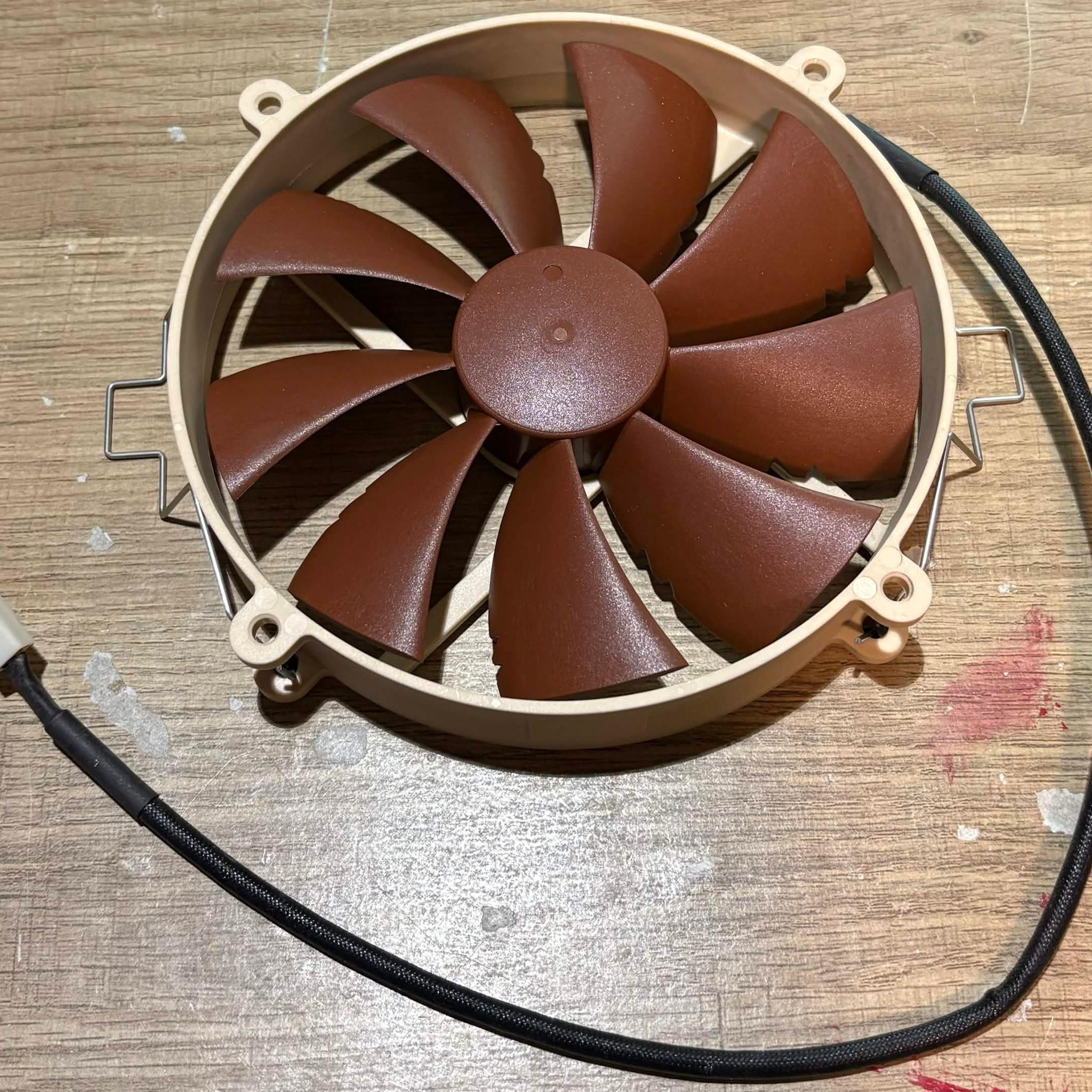 ASROCK Fatal1ty P67 Professional / i5-2500 / Noctua Dual-Tower Cooler (NM)