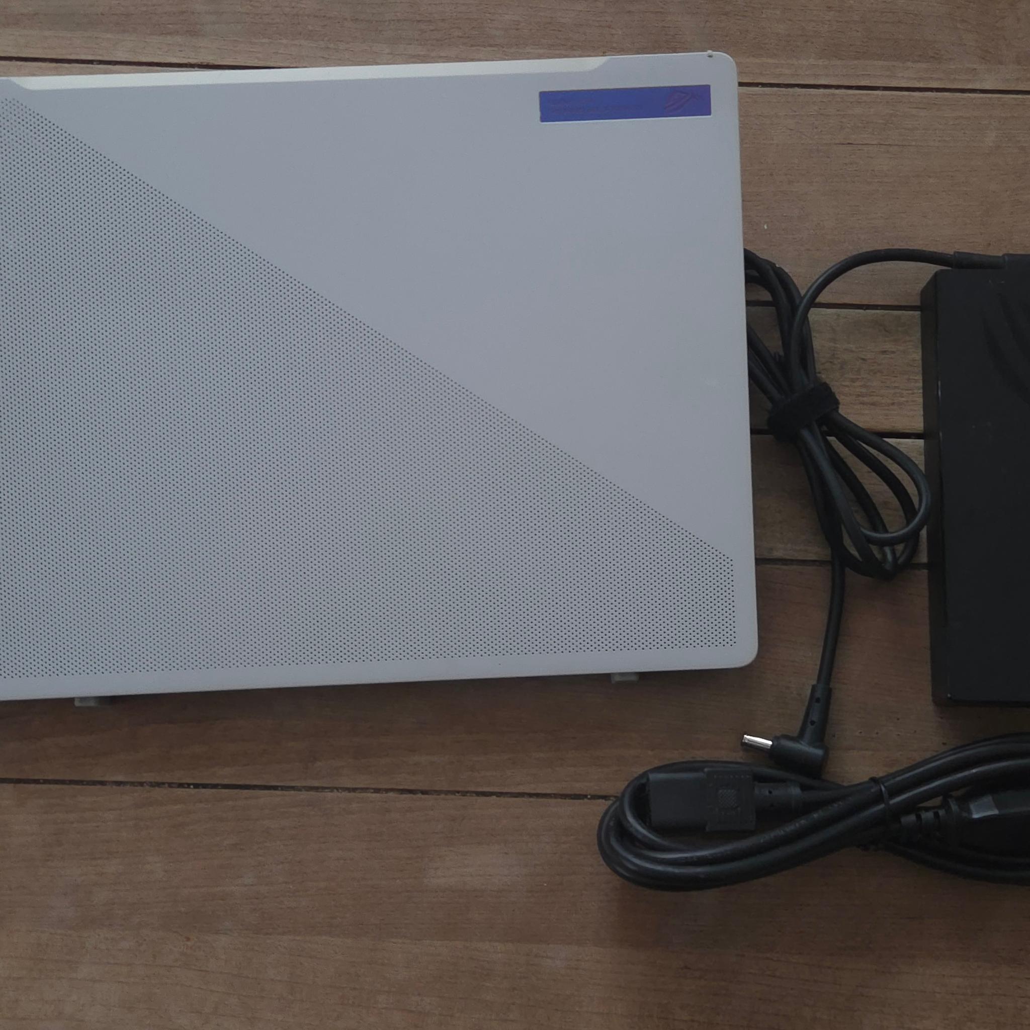 ASUS ROG Zephyrus G14 {2022} GA402RK Ryzen 9 6900HS / RX 6800S / 24GB / 1TB