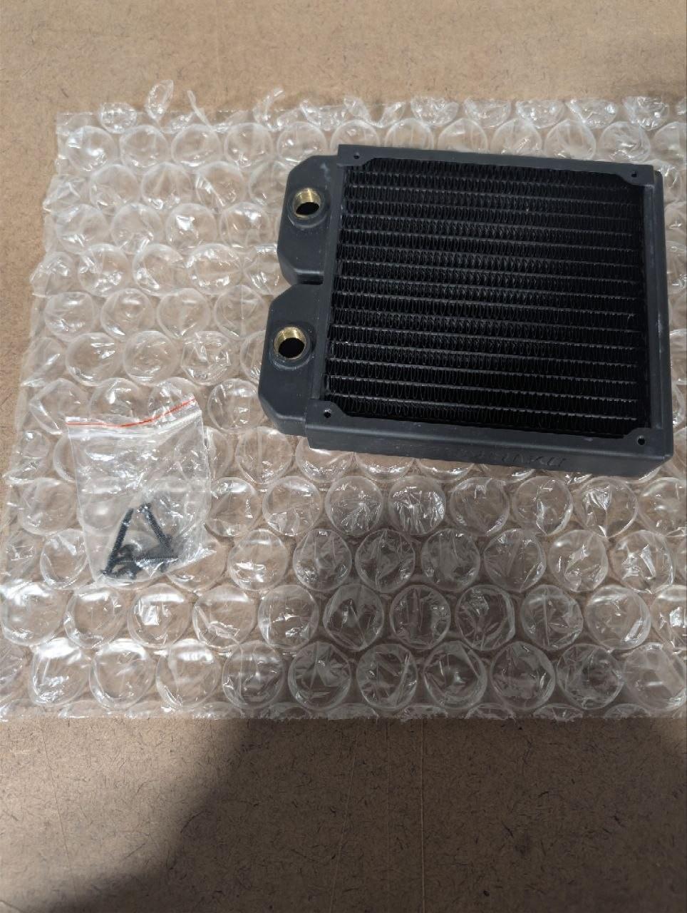 Darkside Single LP140 Extra Slim Radiator (DS-1126)