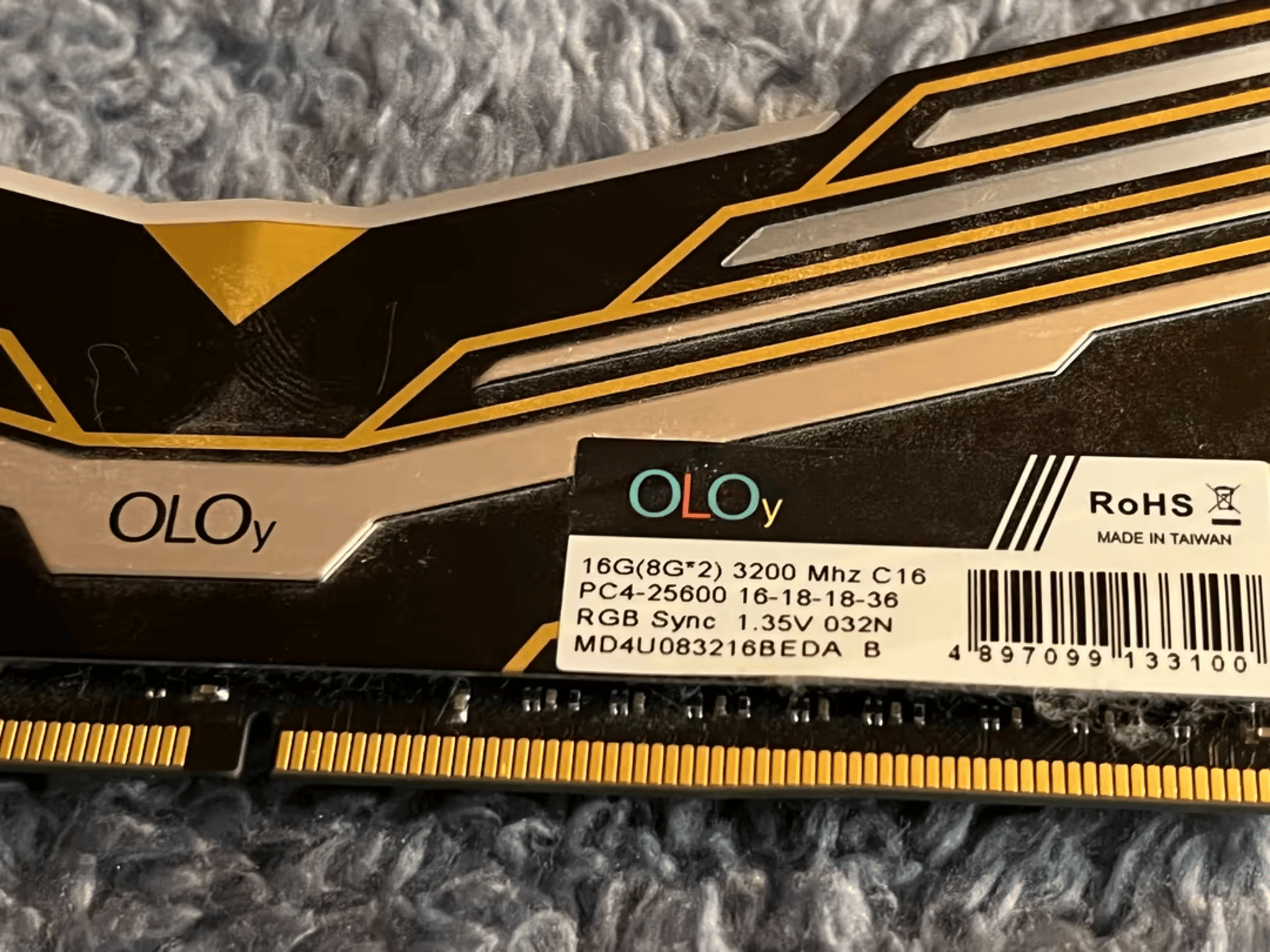 OLOy 16 GB 3200 Mhz RGB Memory