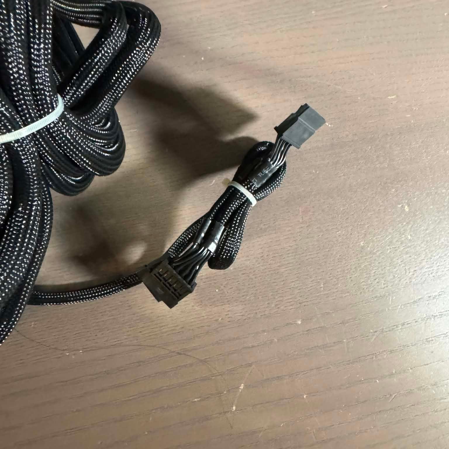 EVGA SuperNOVA 1600 P2 - Image 3