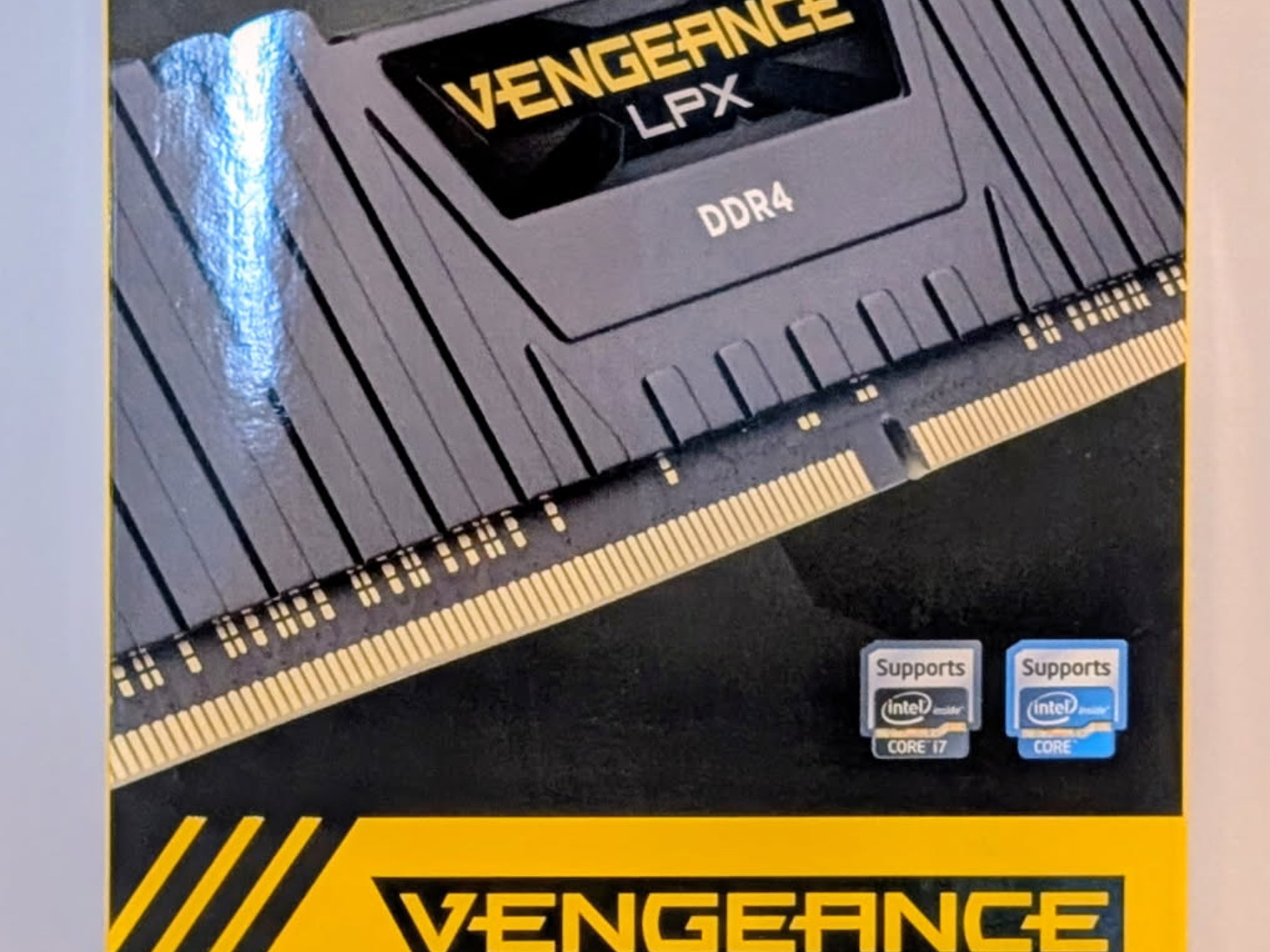 CORSAIR VENGEANCE LPX DDR4 RAM 16GB (2x8GB) 3200MHz CL16-20-20-38 1.35V Intel AMD Computer Memory