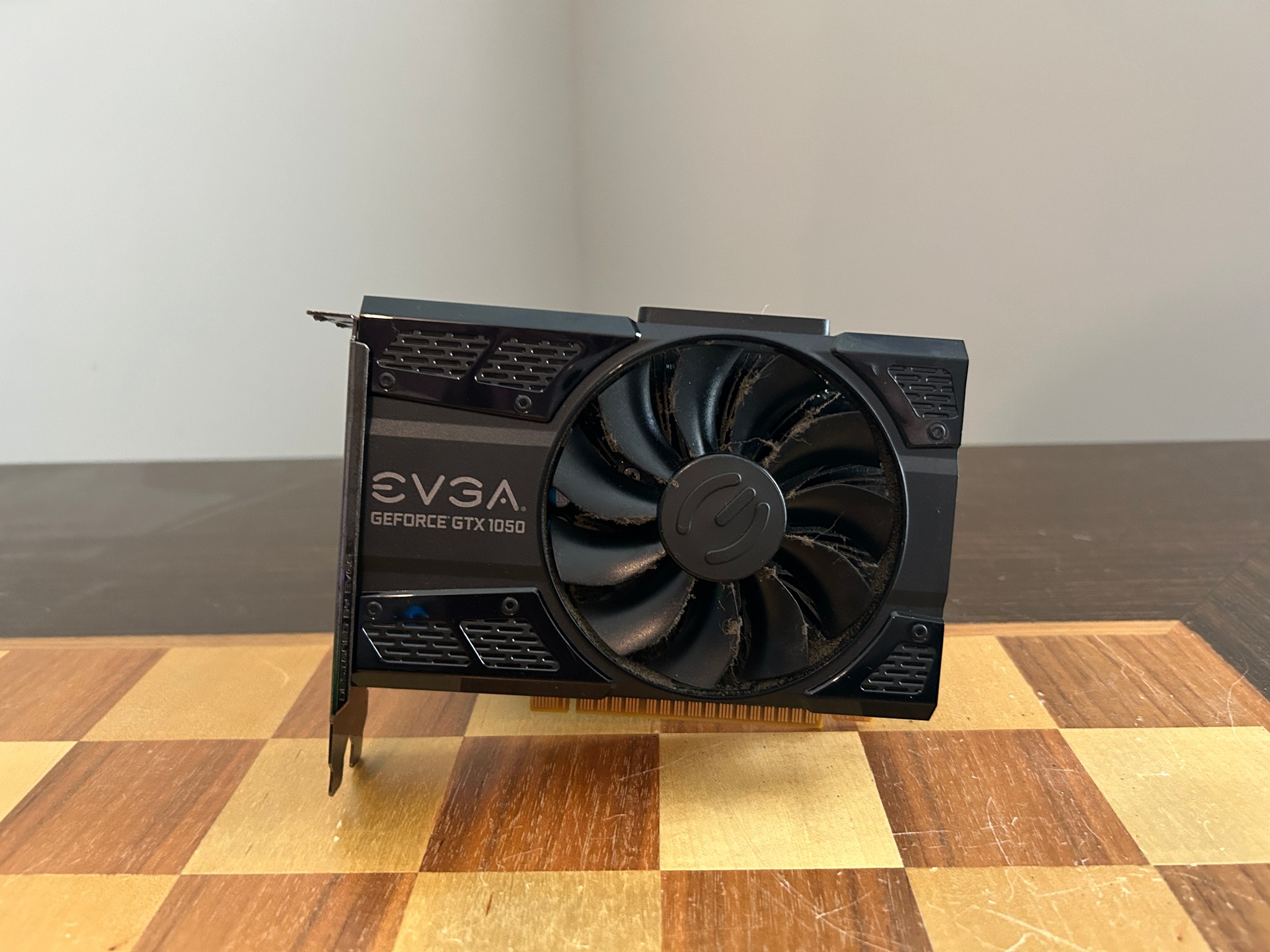 EVGA GTX 1050 2GB **No PCIE power cable required**