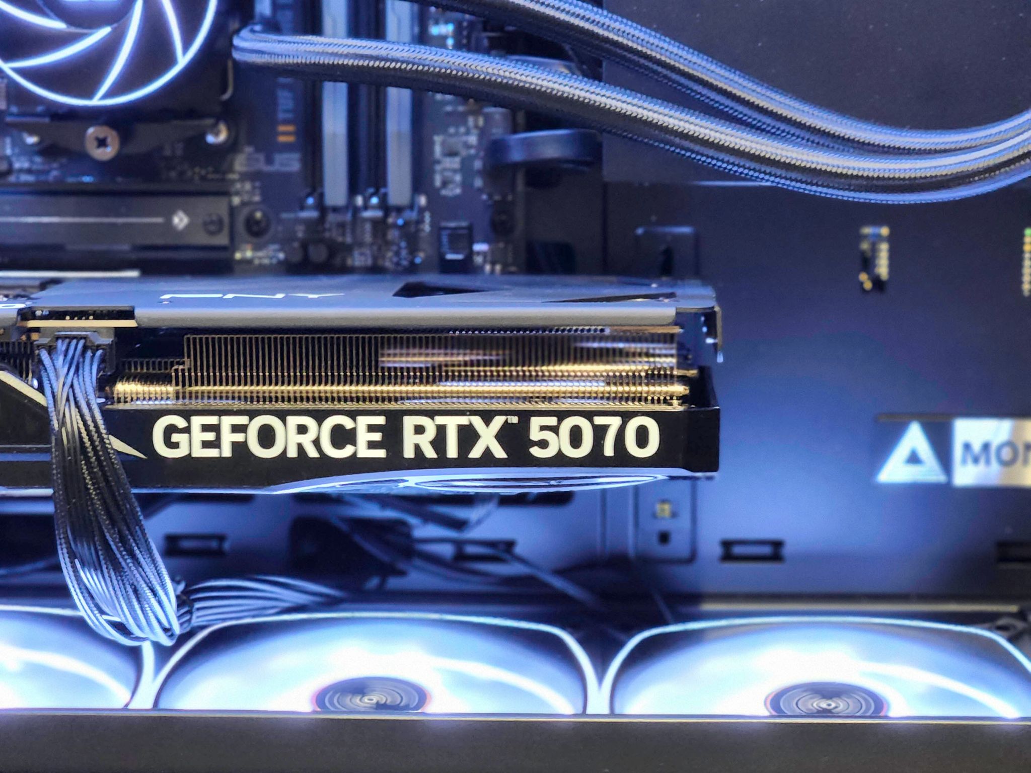 RTX 5070 | Ryzen 7 9800X3D | 1TB SSD | 32GB DDR5 | Gaming PC