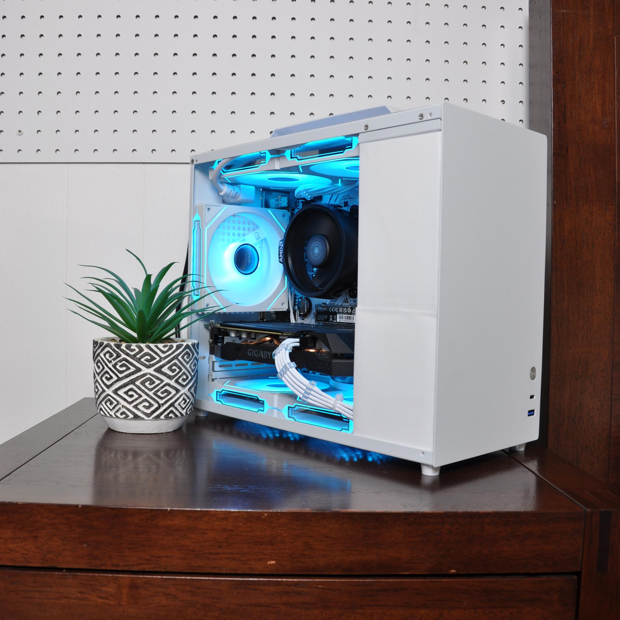 MINI WHITE PC | RTX 2060 OC | AMD RYZEN 5 5500 | 16GB RAM | 1TB GEN 4 SSD | FREE WIFI 6 | $590