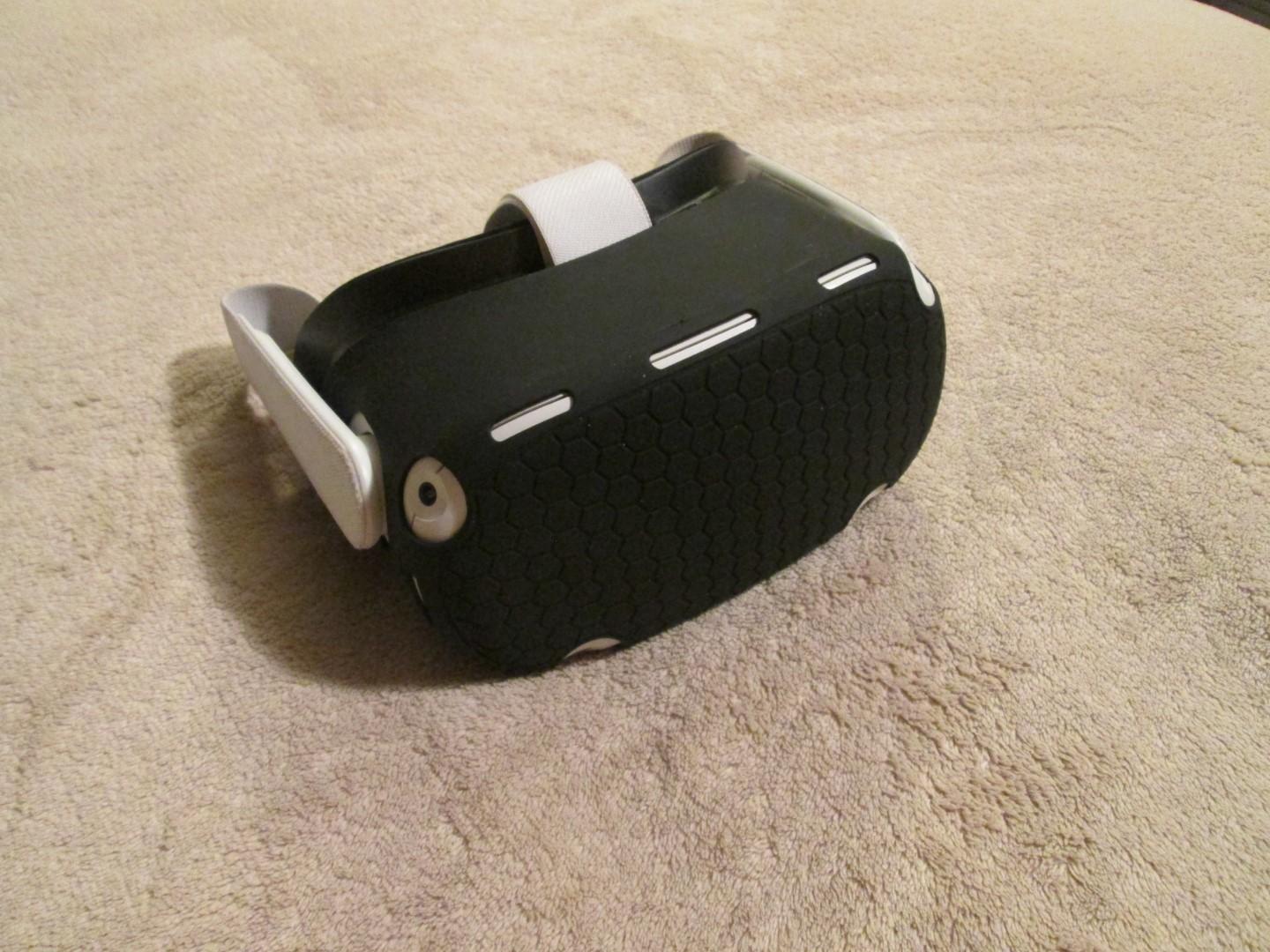 Oculus Quest 2 With Case, Accessories And Games