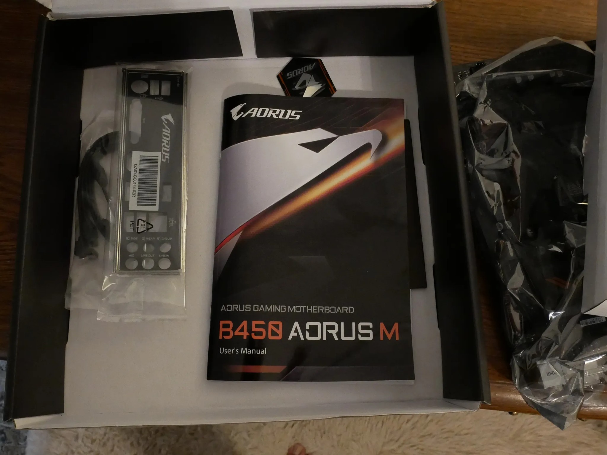 GIGABYTE B450 AORUS M AM4 Full set!