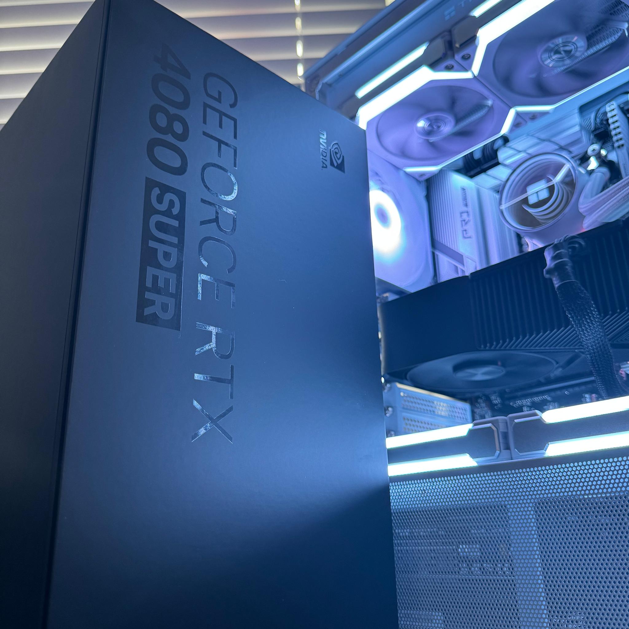 RTX 4080 SUPER | Intel i5 12600K | 16GB DDR4 | ❄️ Snow Storm ❄️| FRESHLY BUILT