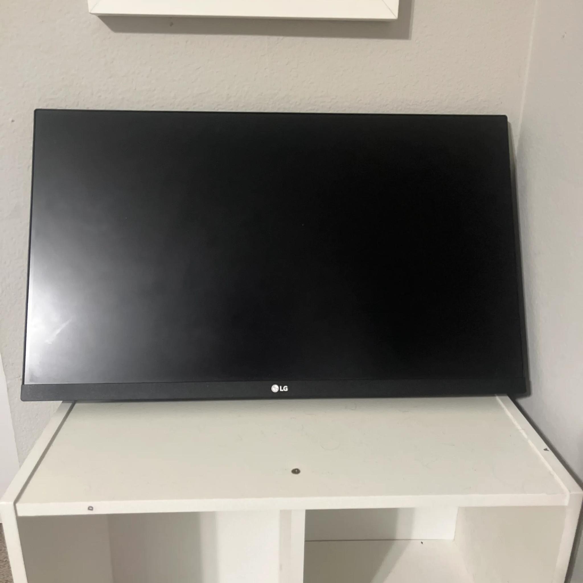 "LG 24" Full HD IPS Monitor – 1ms, FreeSync, HDMI 2.1 & Power Cable Included (No Stand)"