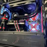 🟥⚫⚪ Merc 76 – Deadpool Edition 💀🎮 Ryzen 7600X| RX 7600XT 16 GB | 32 GB DDR5| 2 TB NVMe