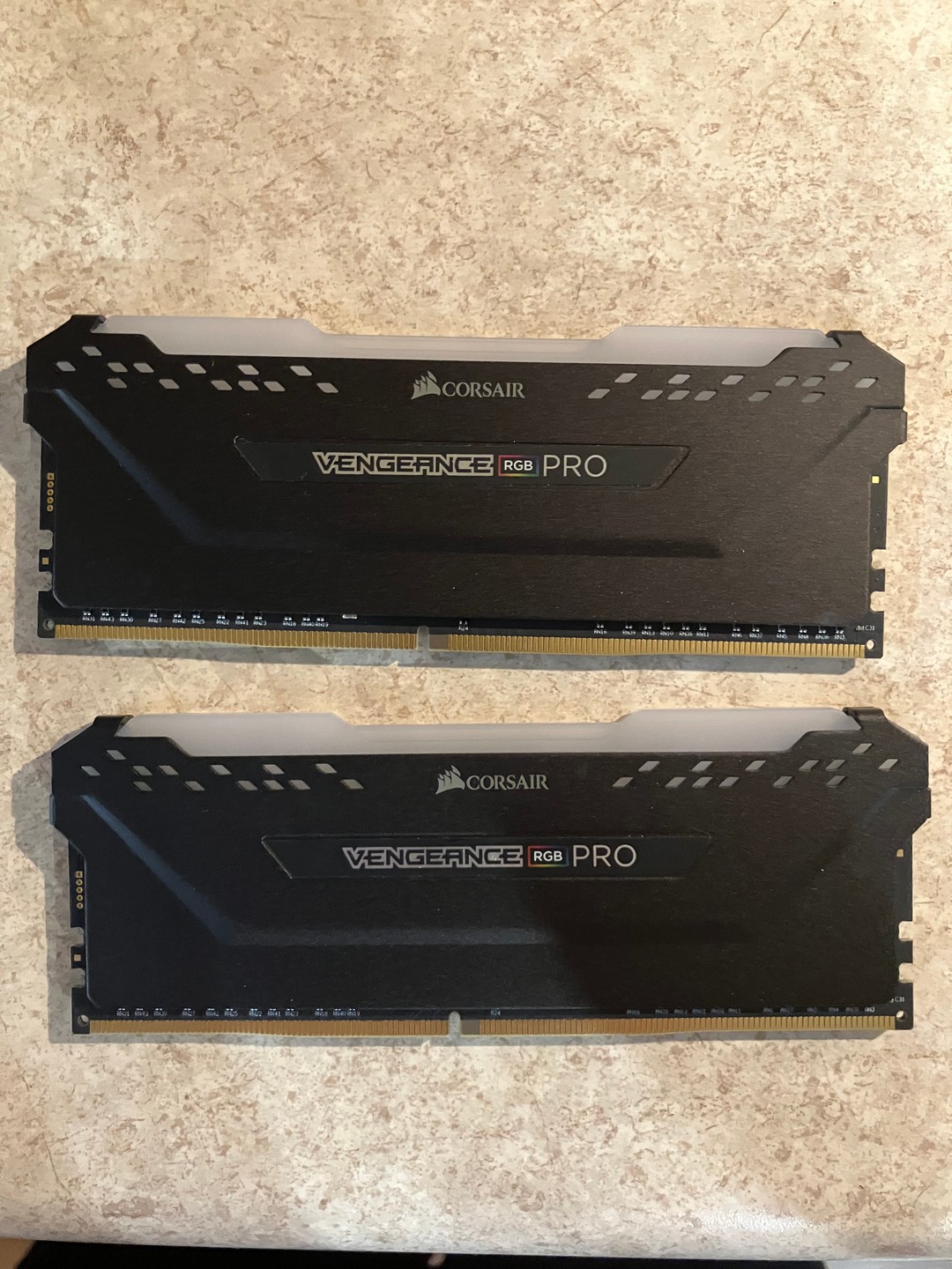 Corsair Vengeance RGB PRO 32GB DDR4 (2x16GB) | Jawa