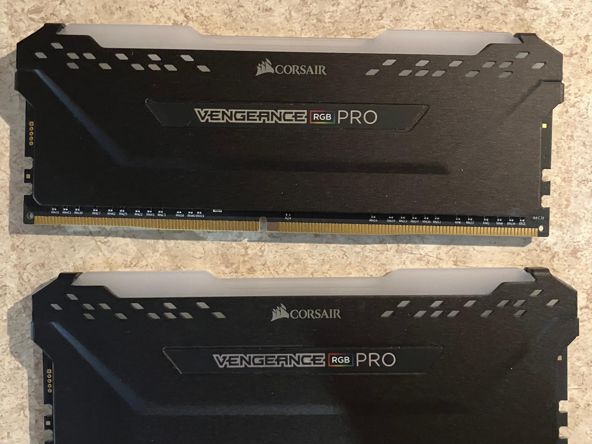 Corsair Vengeance RGB PRO 32GB DDR4 (2x16GB)