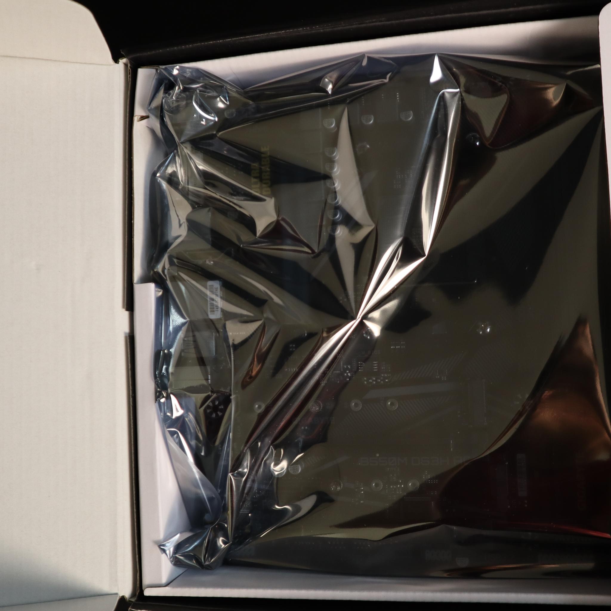 GIGABYTE B550M DS3H AC | Brand New |
