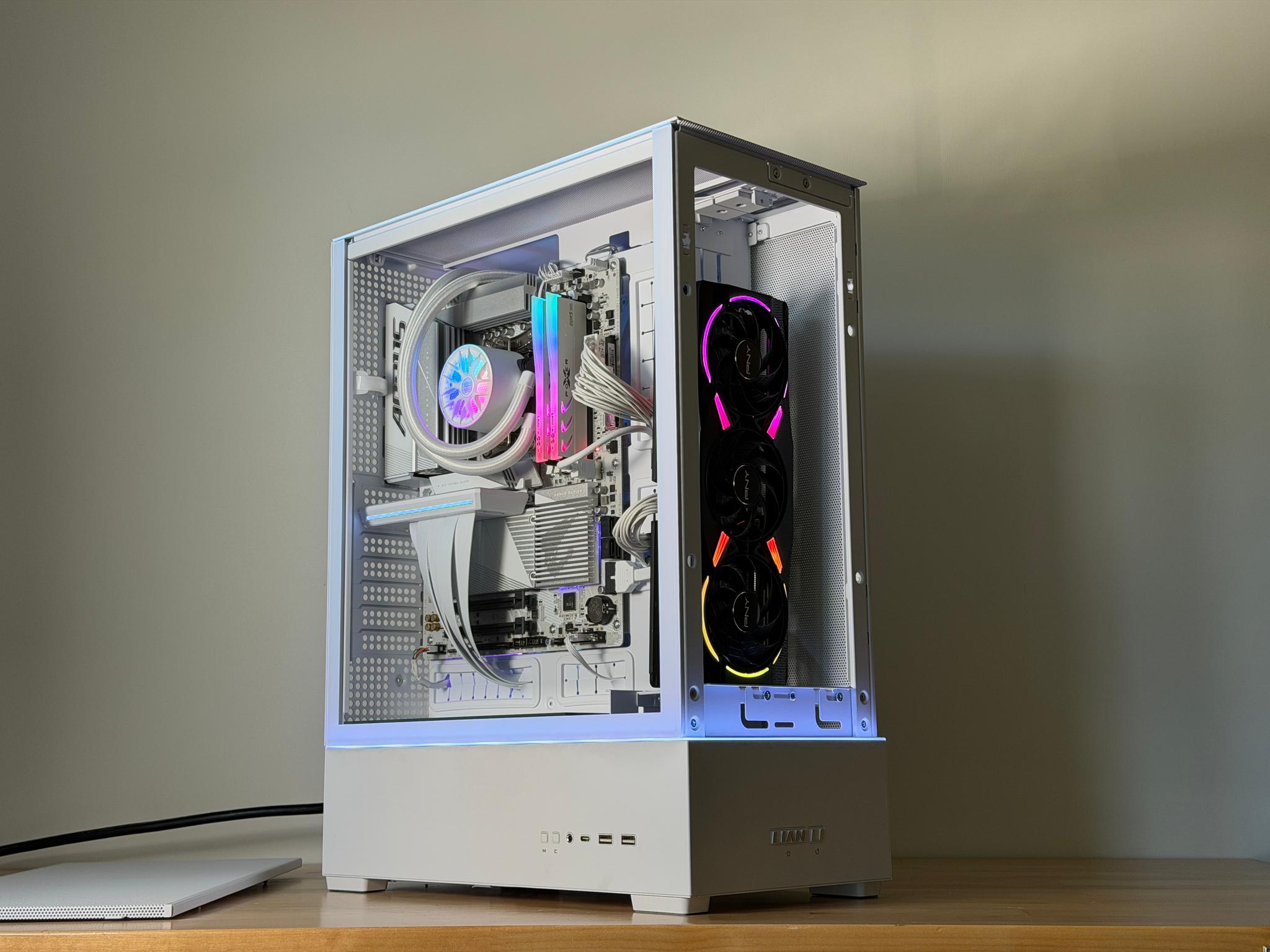 RTX 5070 Ryzen 9 9900x Gaming PC