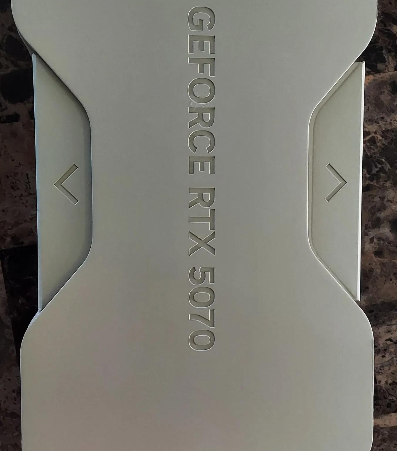 Ryzen 9600X/RTX 5070 Founders Ed. 1440p Stealth Gaming PC