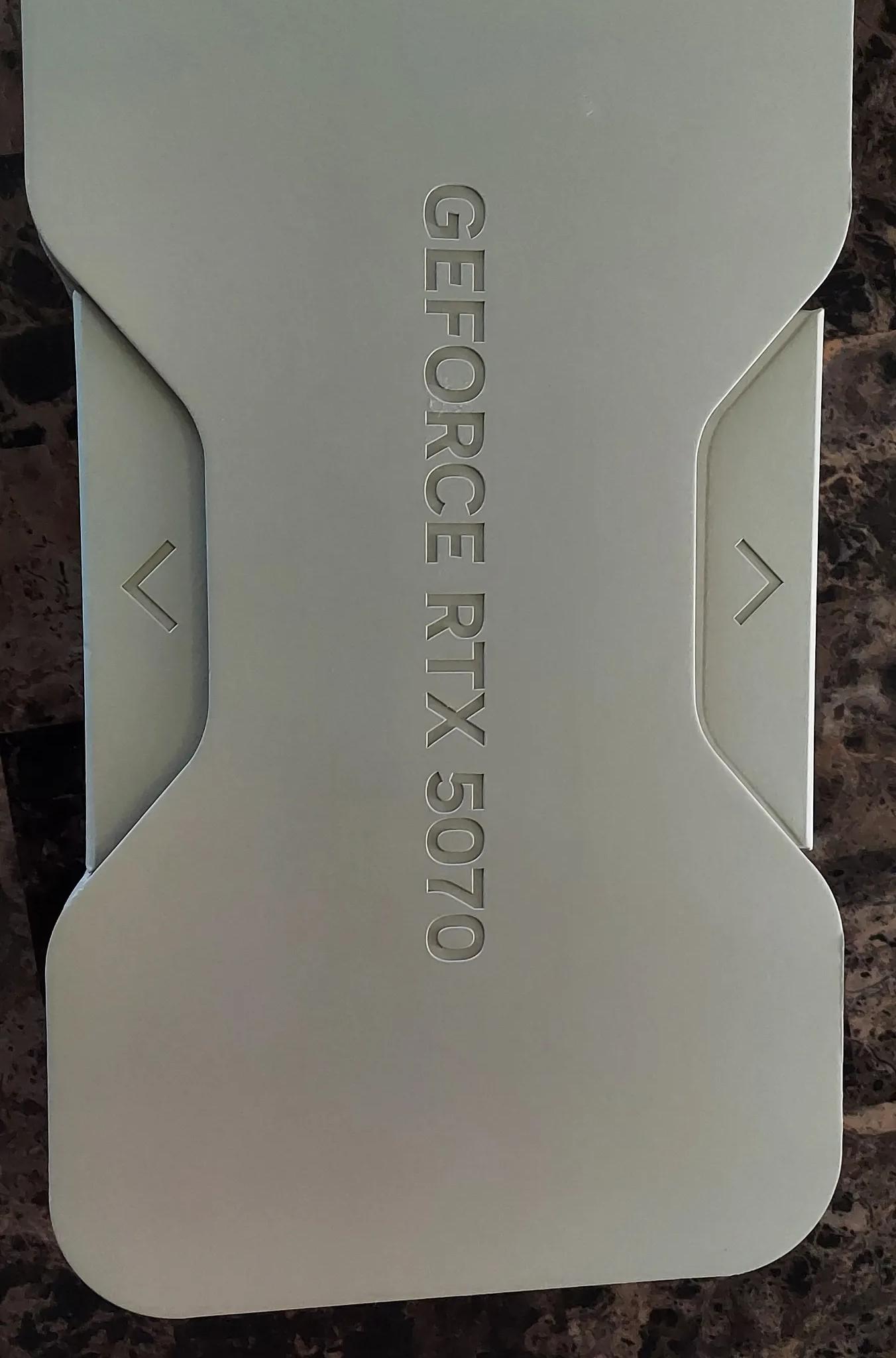 Ryzen 9600X/RTX 5070 Founders Ed. 1440p Stealth Gaming PC