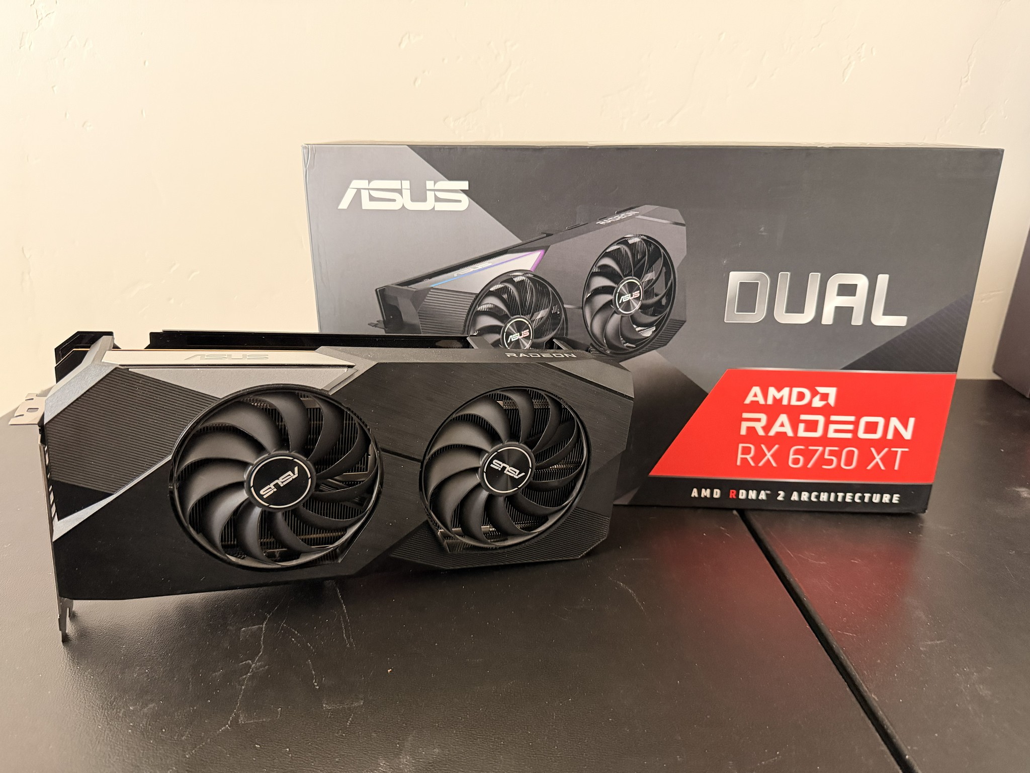 Asus DUAL OC Radeon RX 6750 XT