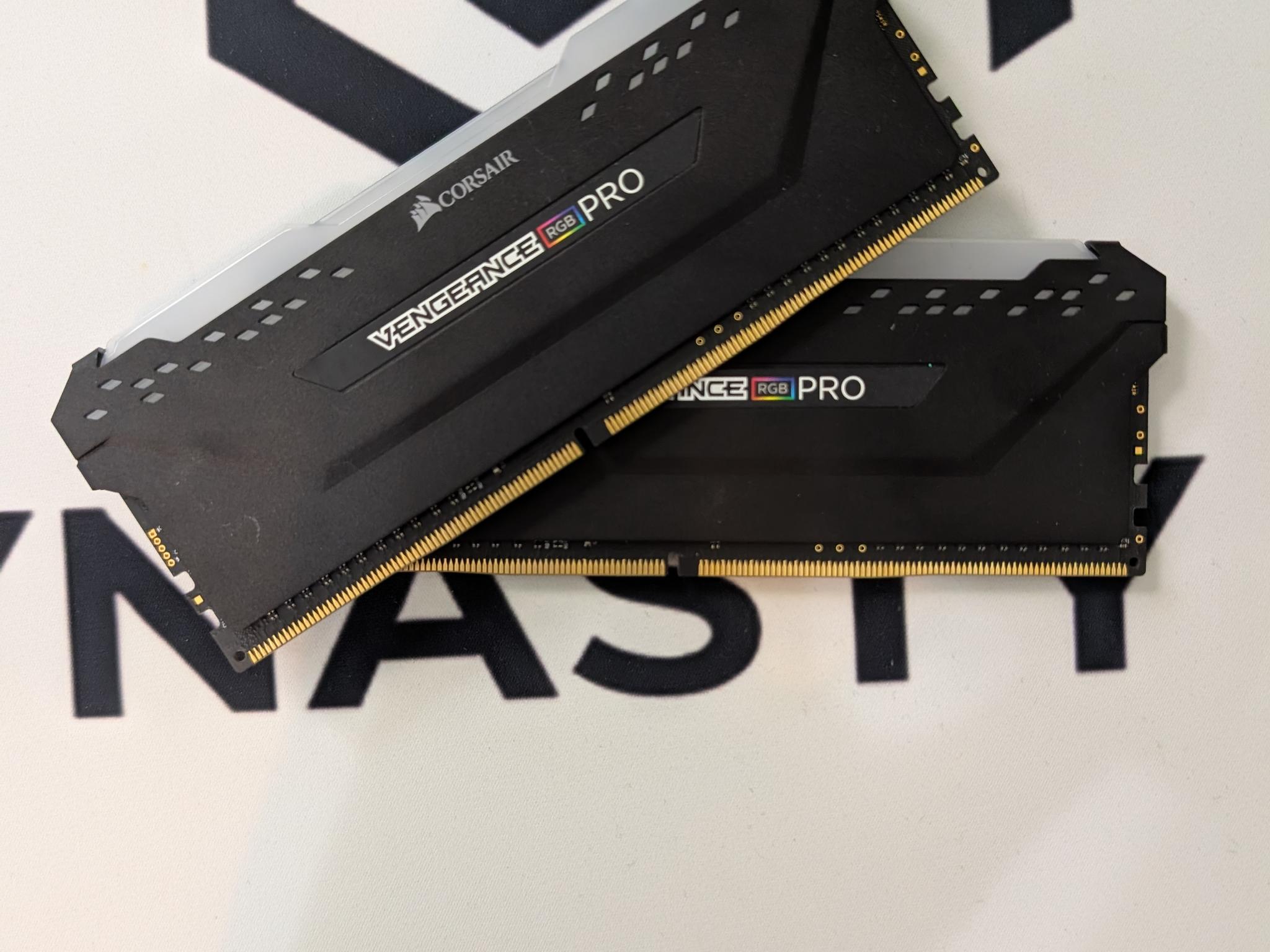 2x8 Corsair Vengeance RGB Pro 3200Mhz | READ DESC