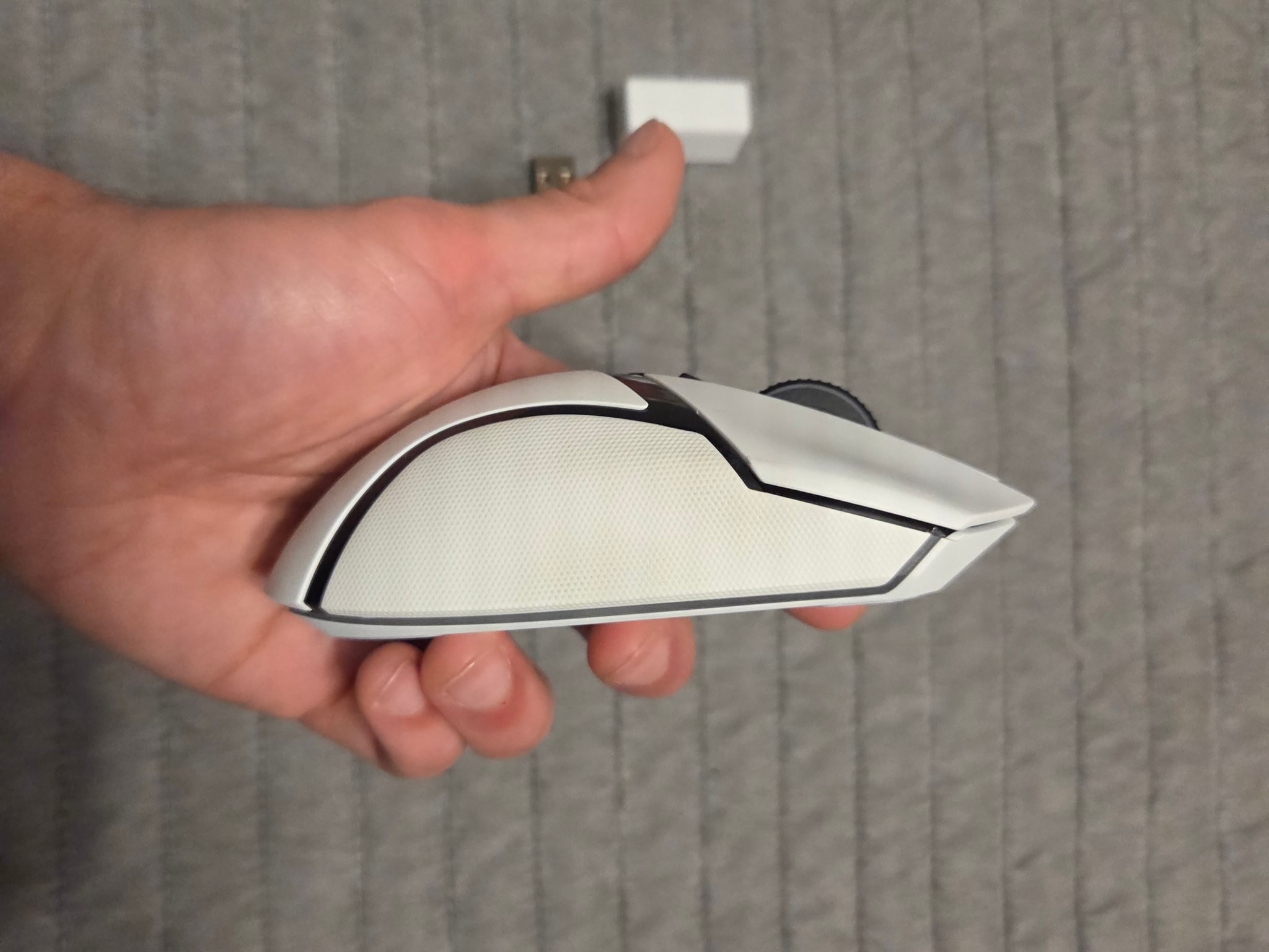 Razer Basilisk v3 pro 35k in Mercury White (Great Condition)