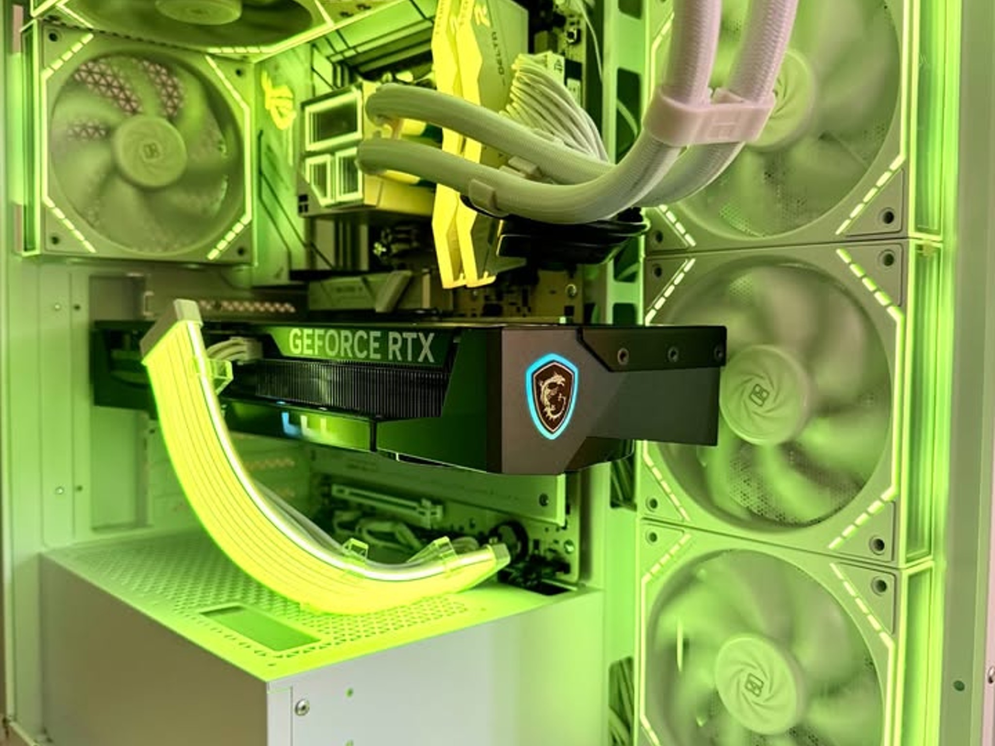 ❄️"The FrostForge"| 9800X3D | RTX 5070 Ti | 32gb DDR5| Windows 11 Pro