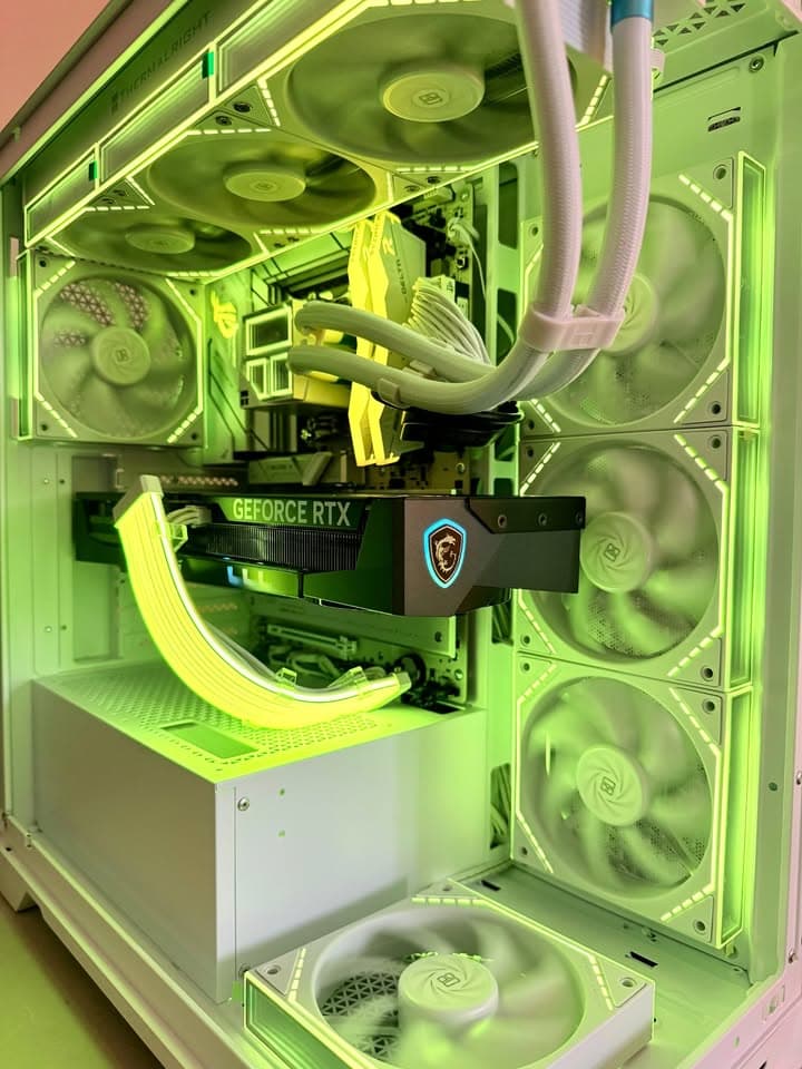 ❄️9800X3D | RTX 5070 Ti | 32gb DDR5| Windows 11 Pro| "The FrostForge" Gaming PC