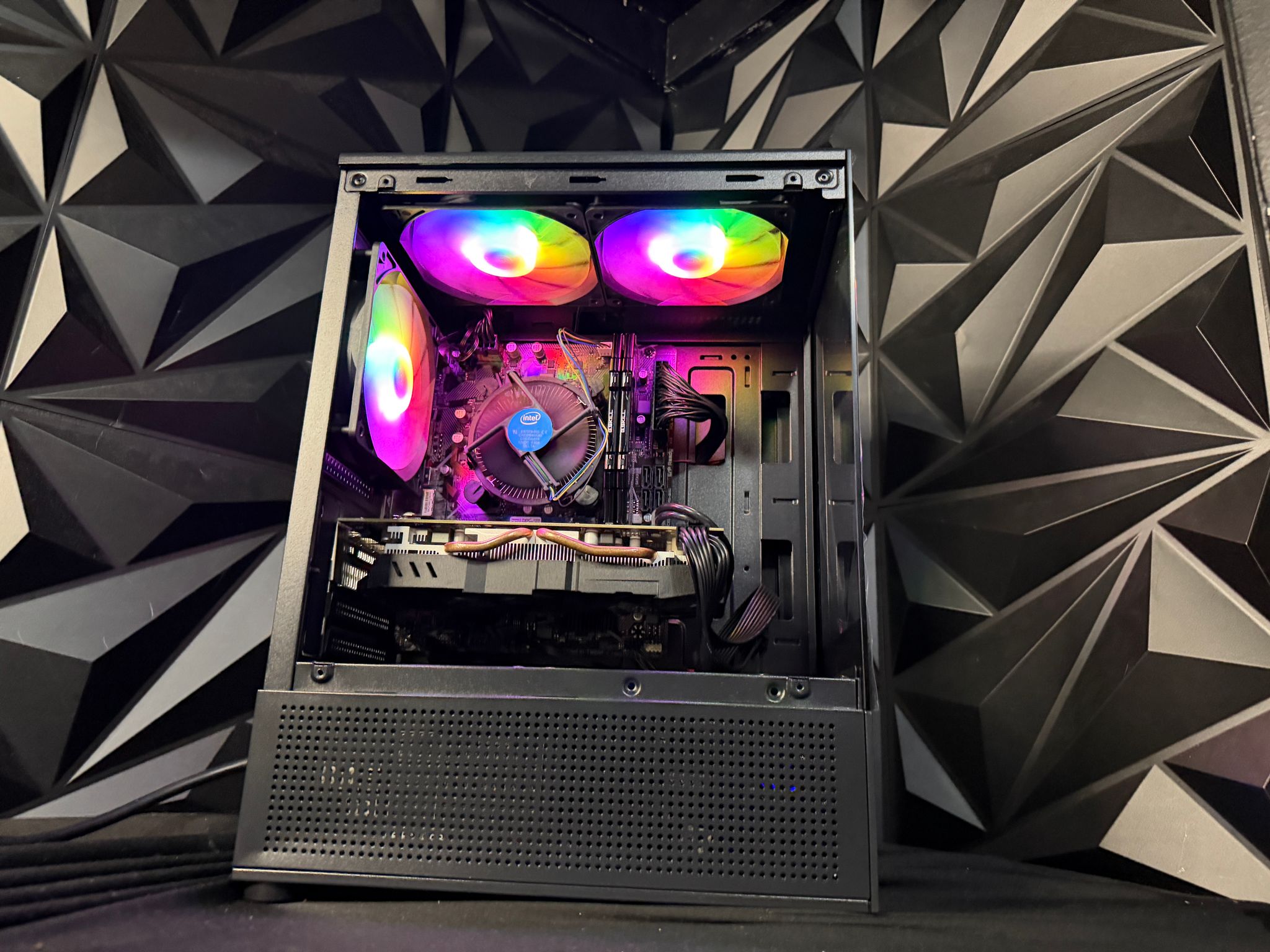 💜🔥 THE BUDGET BADDIE 🔥💜 i5 10500T| RX 580 | 16 GB DDR4| 500GB NVMe| 650W PSU