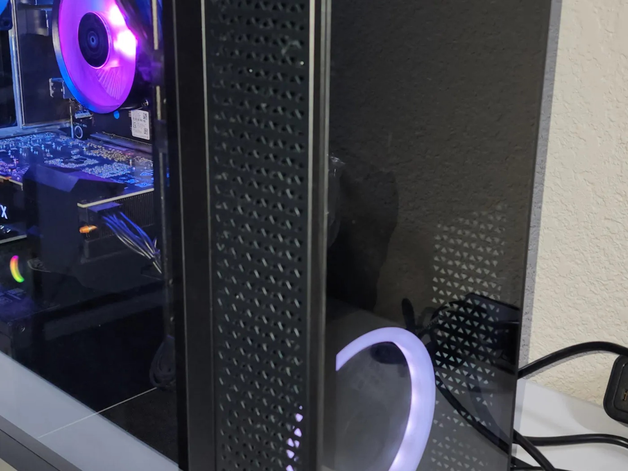 HP OMEN 30L, AMD Ryzen 5 5600X, NVIDIA 3060, 1TB SSD 2TB HDD, 32GB RAM, Windows 10