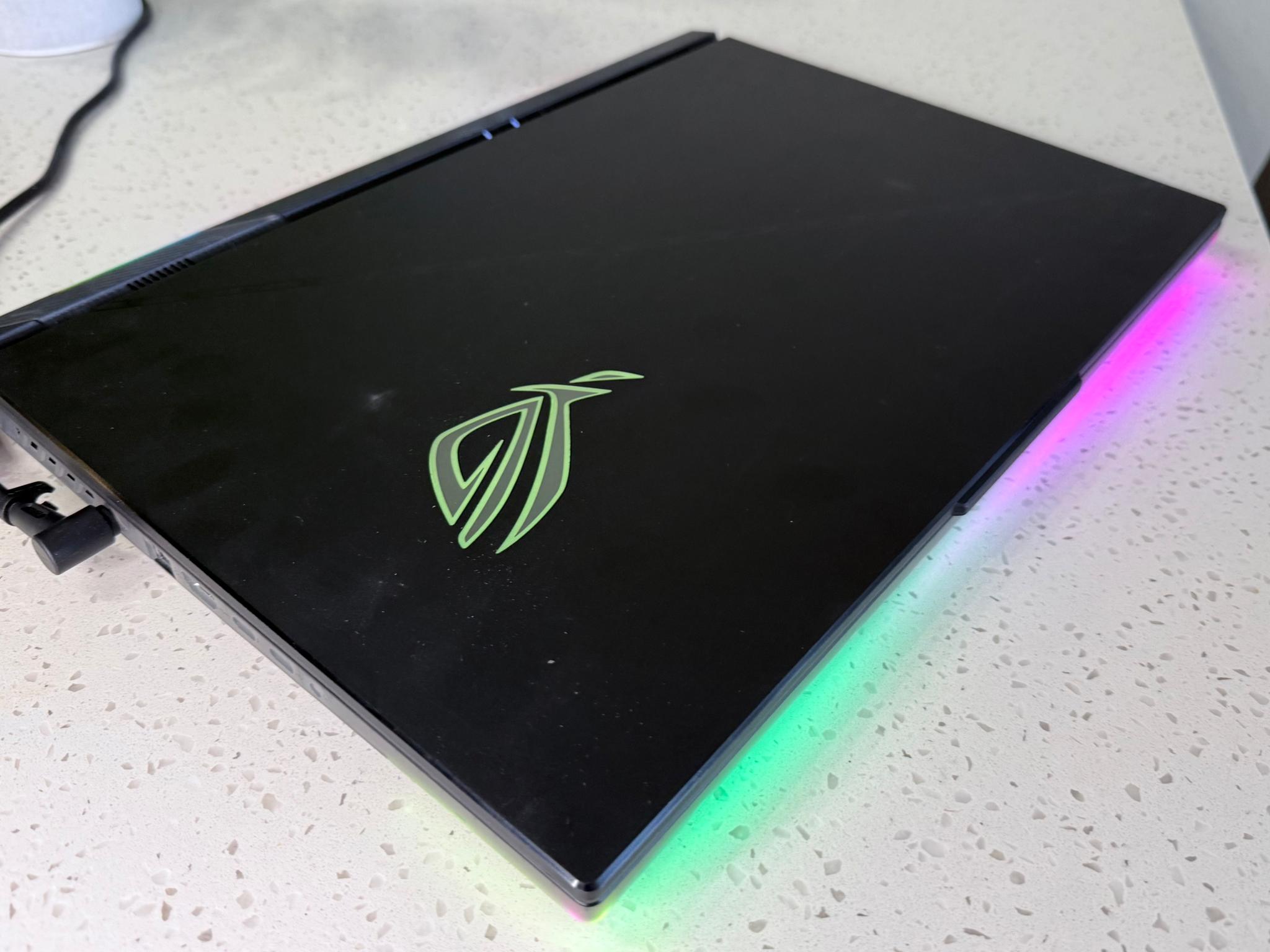 ROG Scar 18 i9 13980HX RTX 4090 1 TB NVME SSD (Raid0) Great condition