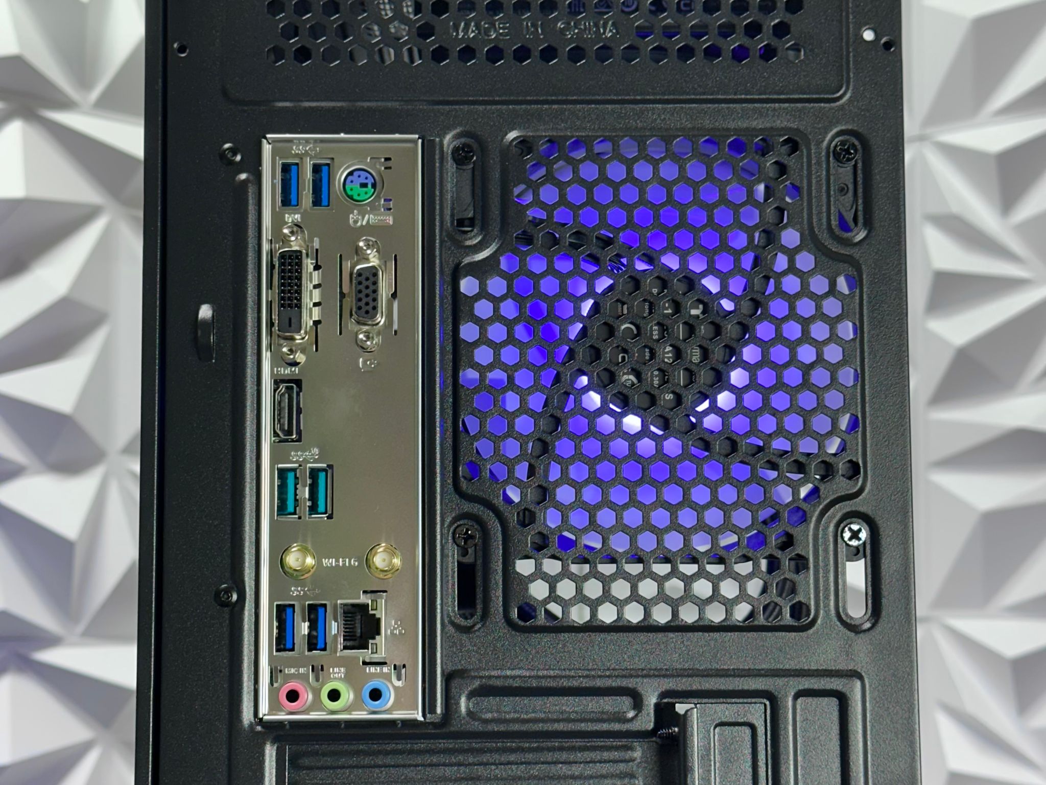 rtx 5060 / Ryzen 5 5600x / 32GB 3200MHz ram / 1TB Kingspec Nvme ssd / B550 / 600w
