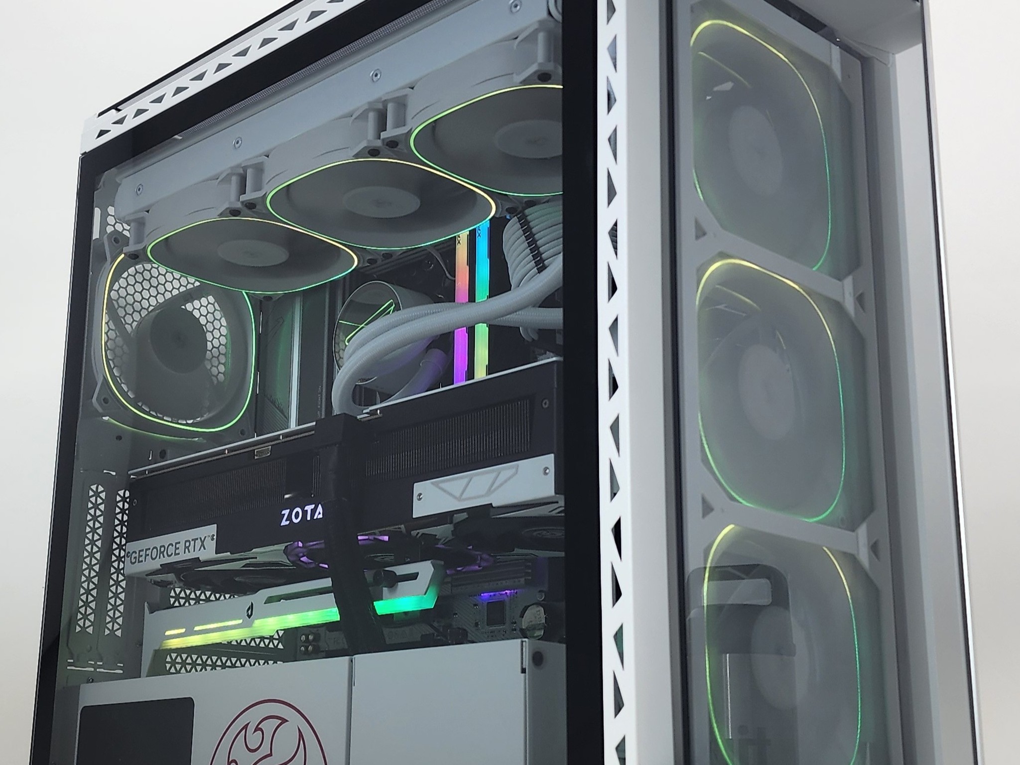 Gaming PC Ryzen 7 7800X3D 32GB RAM 2TB SSD RTX 5070 Ti 16GB Windows 11 Computer