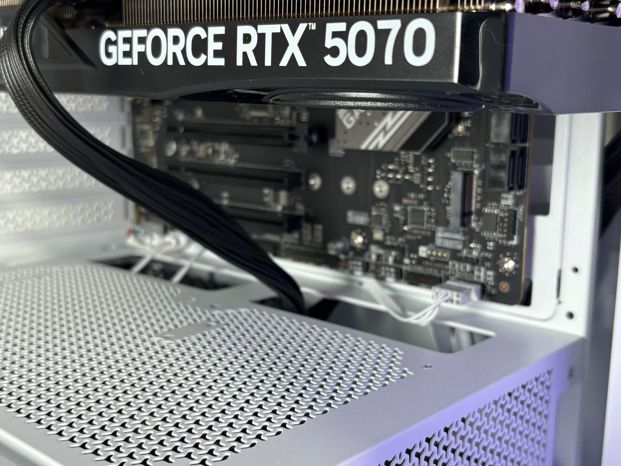 //ICEBERG V2// - RTX 5070, i5 14400F, 16GB DDR5, 1TB SSD Whiteout Gaming PC by EXT PCs