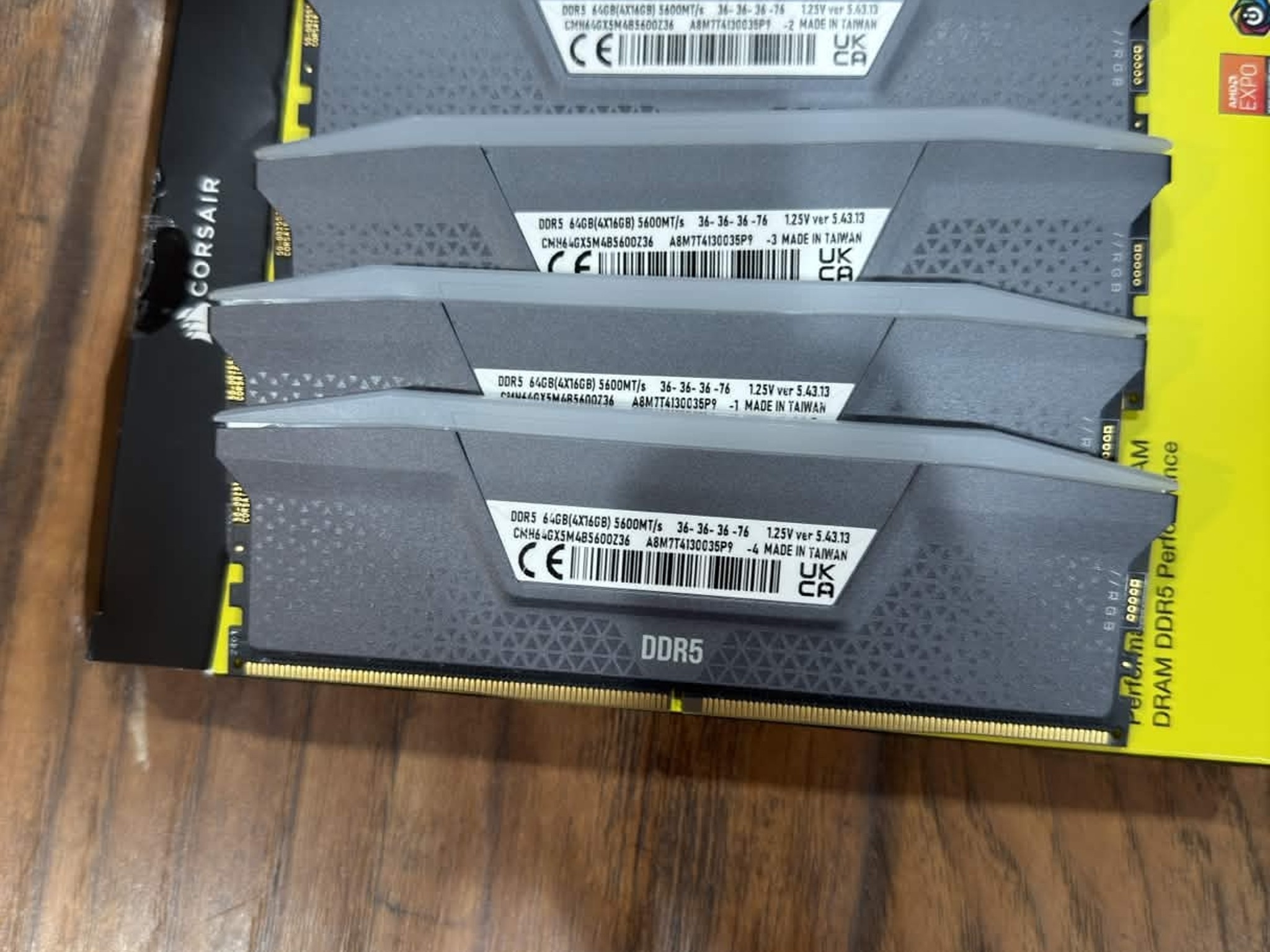 4x16gb Corsair Vengeance AMD Ram (CMH64GX5M4B5600Z36)