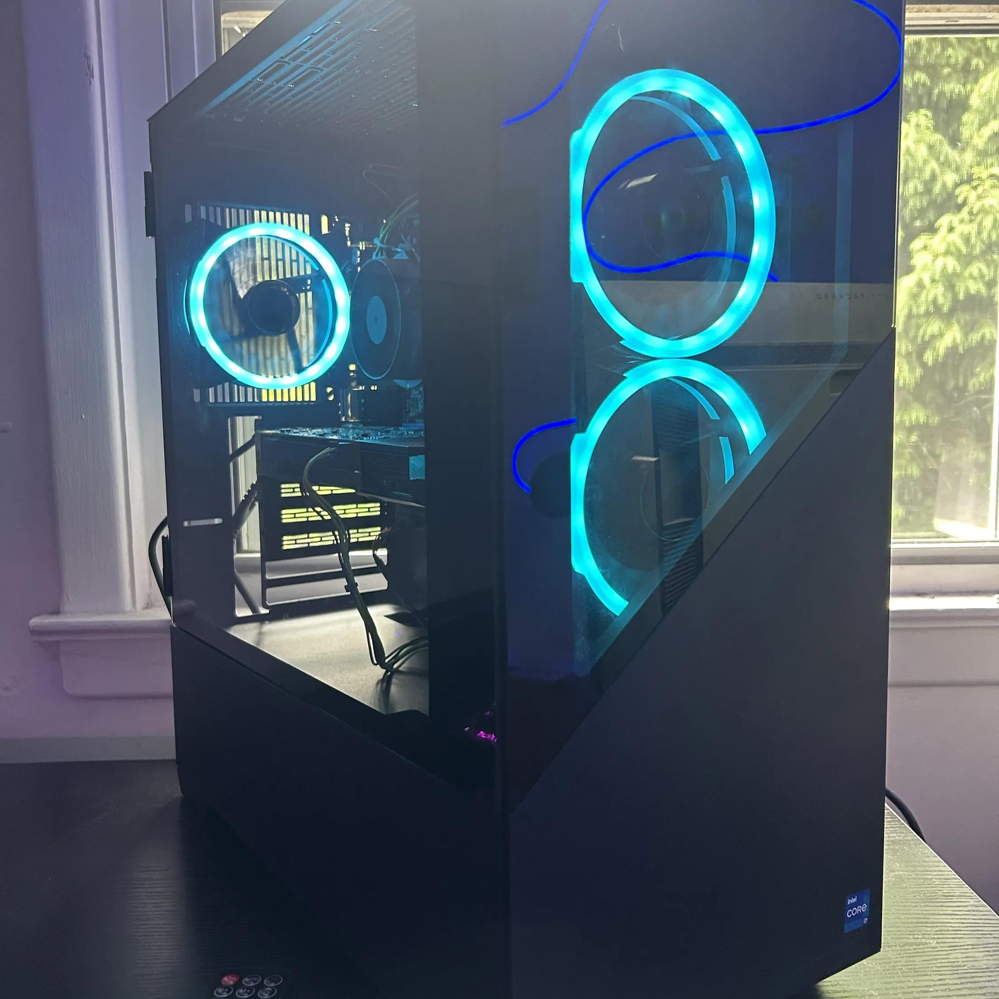 GAMING PC i5 8GB NVIDIA GTX 950 RGB Lighting RGB Fans
