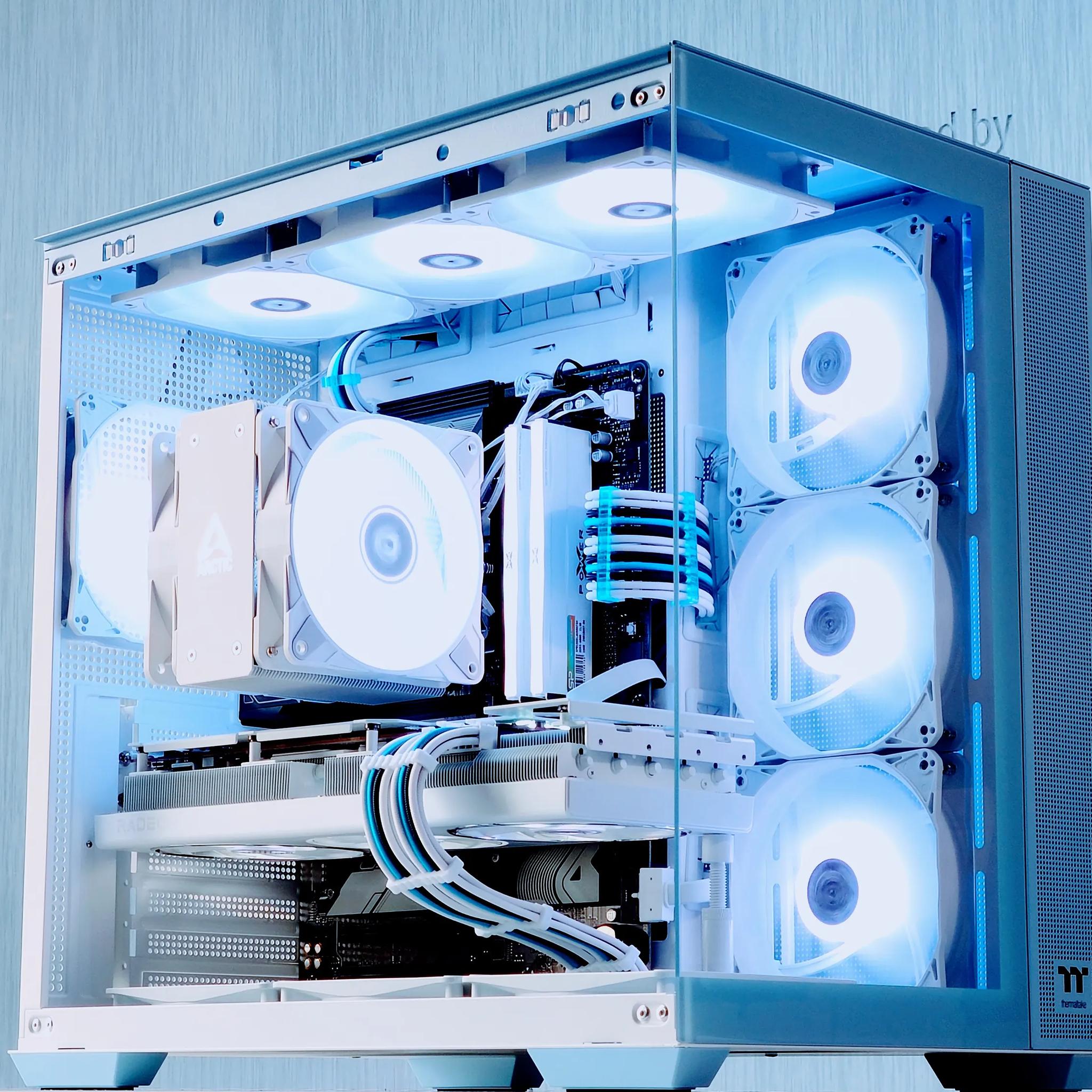 🌬️🥶Iceberg Gaming PC🧊AMD RX 7900 XT 16GB❄️AMD Ryzen 7 8700F❄️32GB DDR5❄️ 1TB Nvme