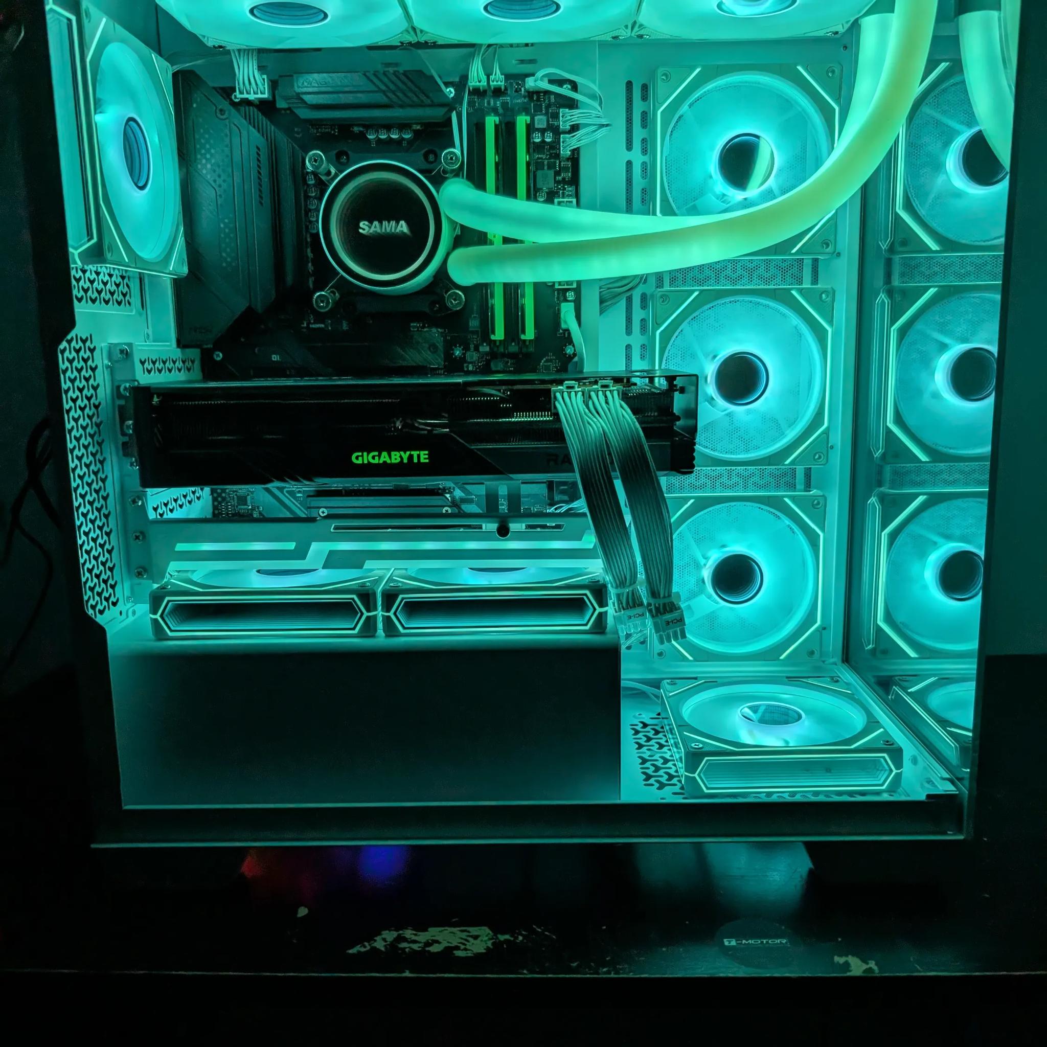 Ultimate Gamer PC - Ryzen 7 5800x3d | RX 7900 GRE | 32 GB DDR 4 4000 RGB | 1 TB NVME