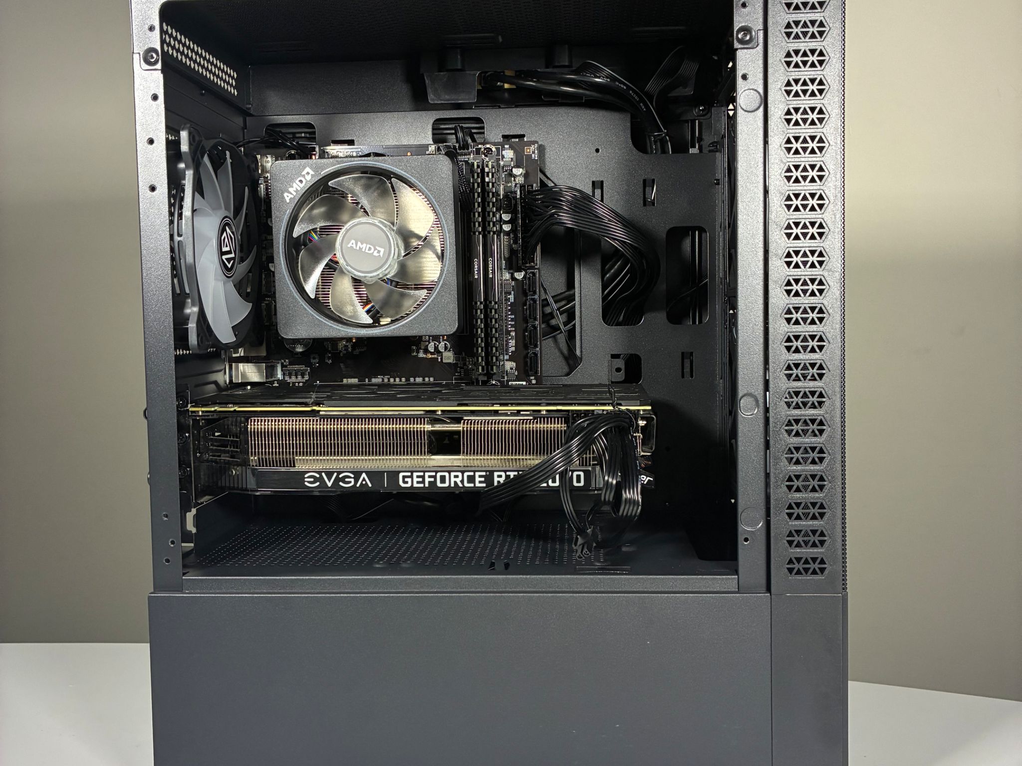 RTX 2070 Super | Ryzen 5 3600 | 16 GB RAM | 512 GB SSD | Gaming PC