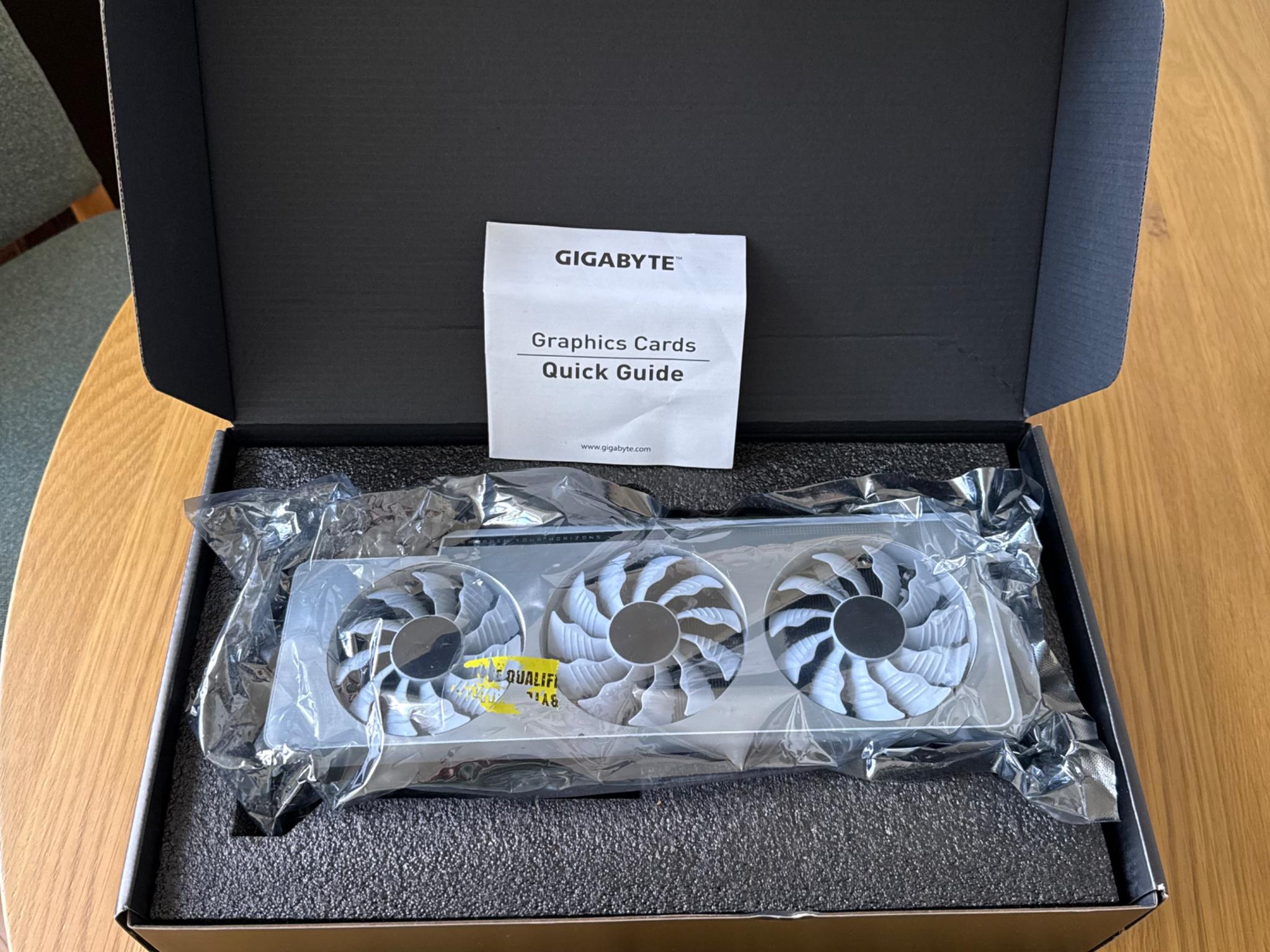 Gigabyte RTX 3080 Vision White with Original Packaging
