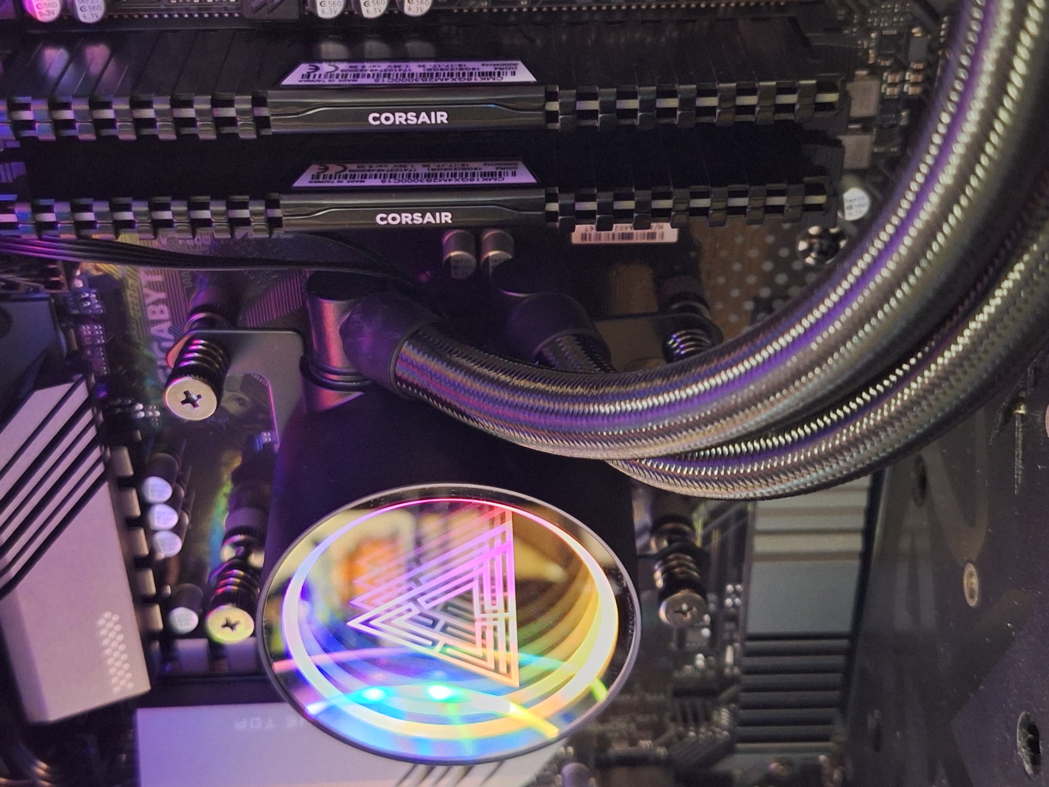 ⚔️1440p Ultra Montech Gamer⚔️RX 6950 XT | 32GB Corsair DDR4 | Ryzen 7 | 1TB SSD | WiFi!