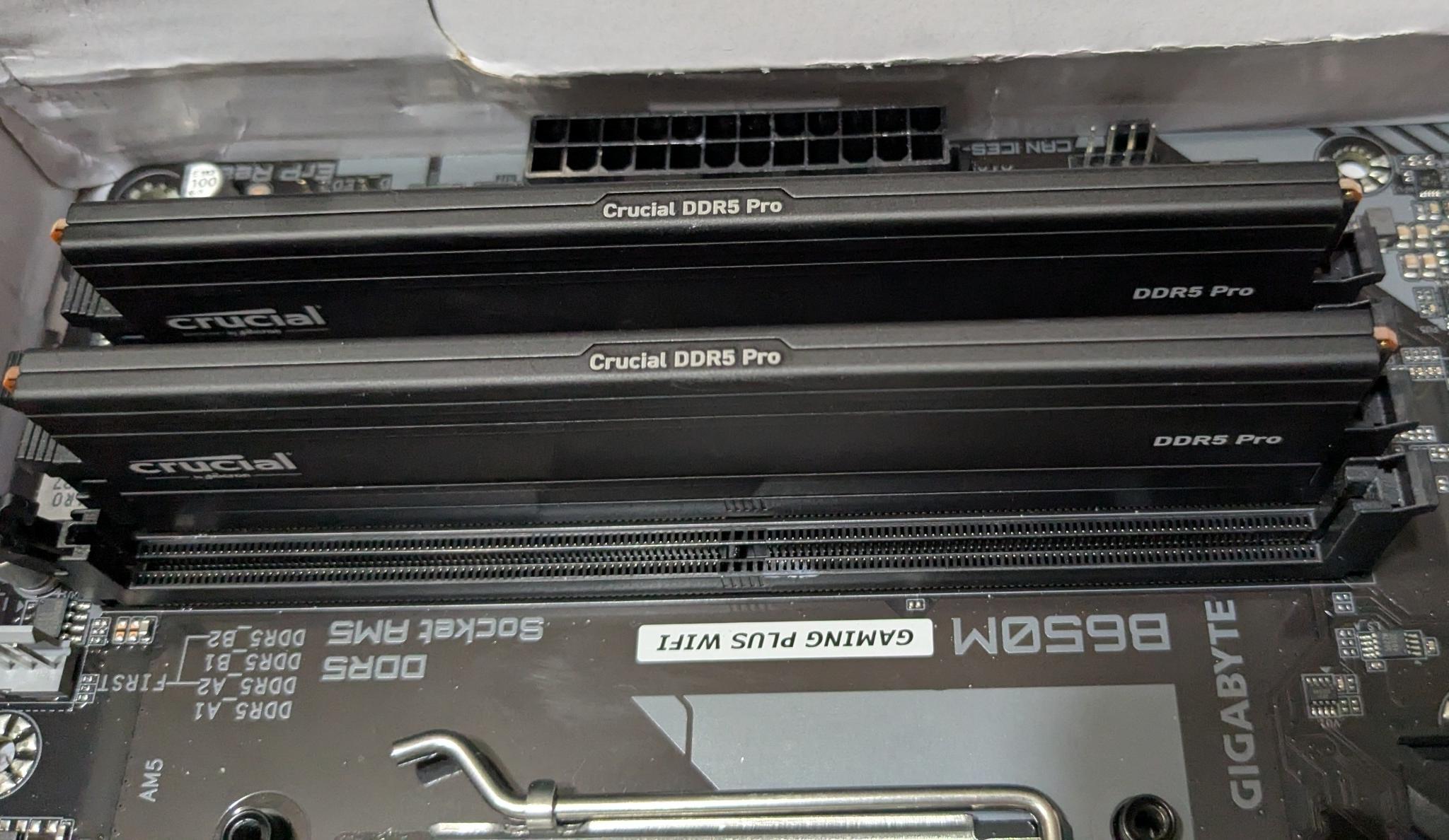 B650M Gaming Plus Wifi + Ryzen 5 7600X + 32GB DDR5-5600 + 1TB M.2