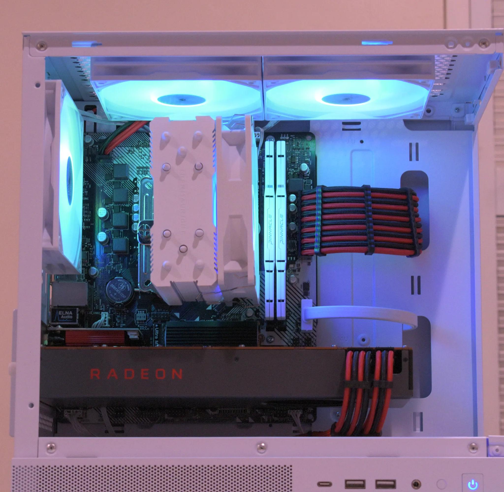 Gaming PC | Ryzen 5 3600 | AMD RX 5700 8GB | 16GB DDR4 | 1TB nVME SSD | 1080p White Gaming PC RGB