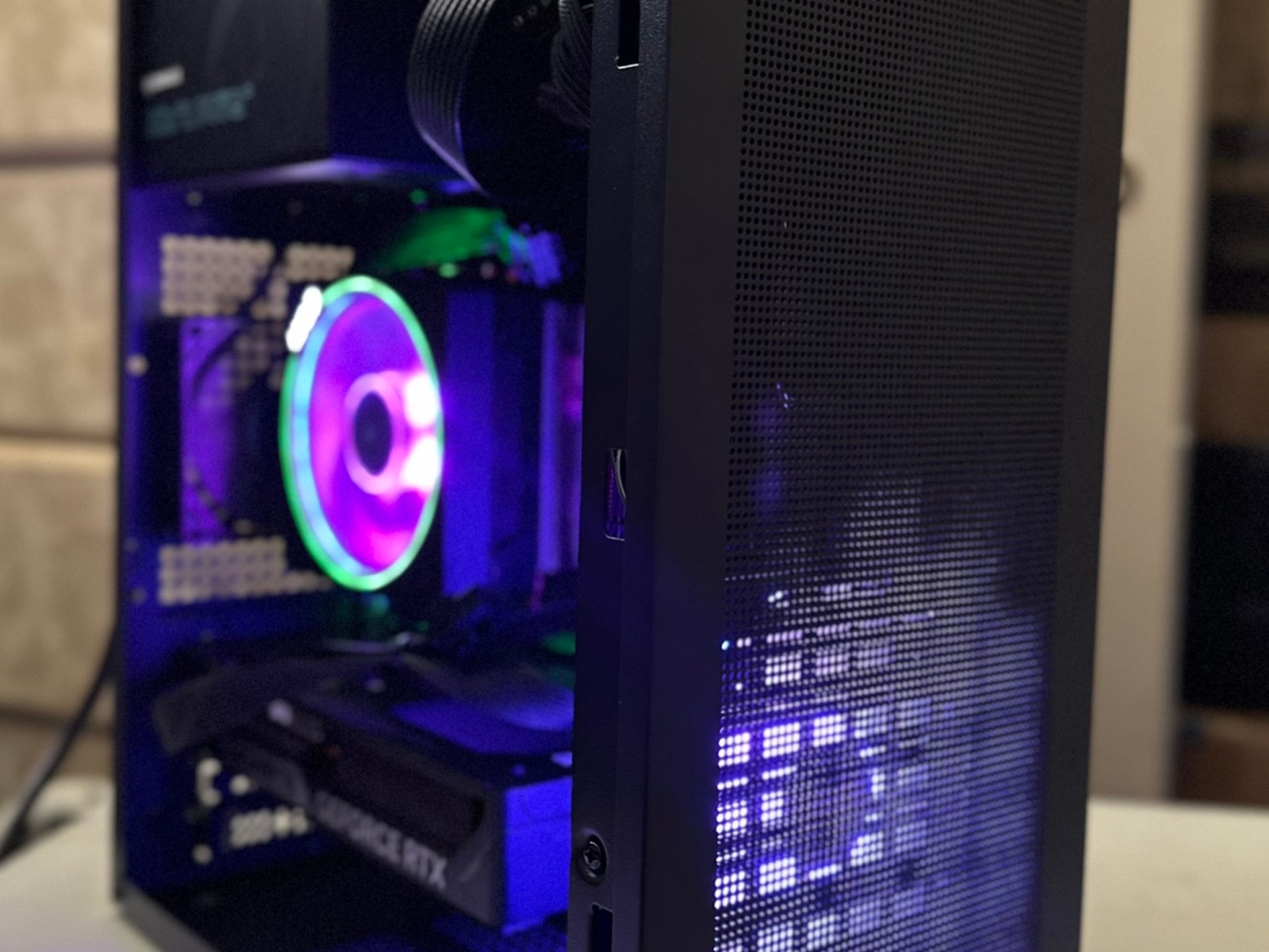 Ryzen 7 3800XT / RTX 5060 / 1TB NVME / 32GB RAM