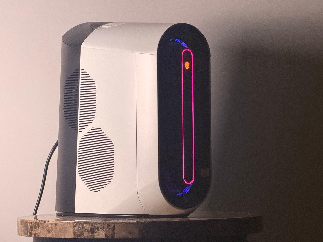 FREE SHIPPING👽🛸Alienware Gaming PC | RTX 2080 Super | i7-10700F | 512 GB NVME SSD | 16 GB RAM