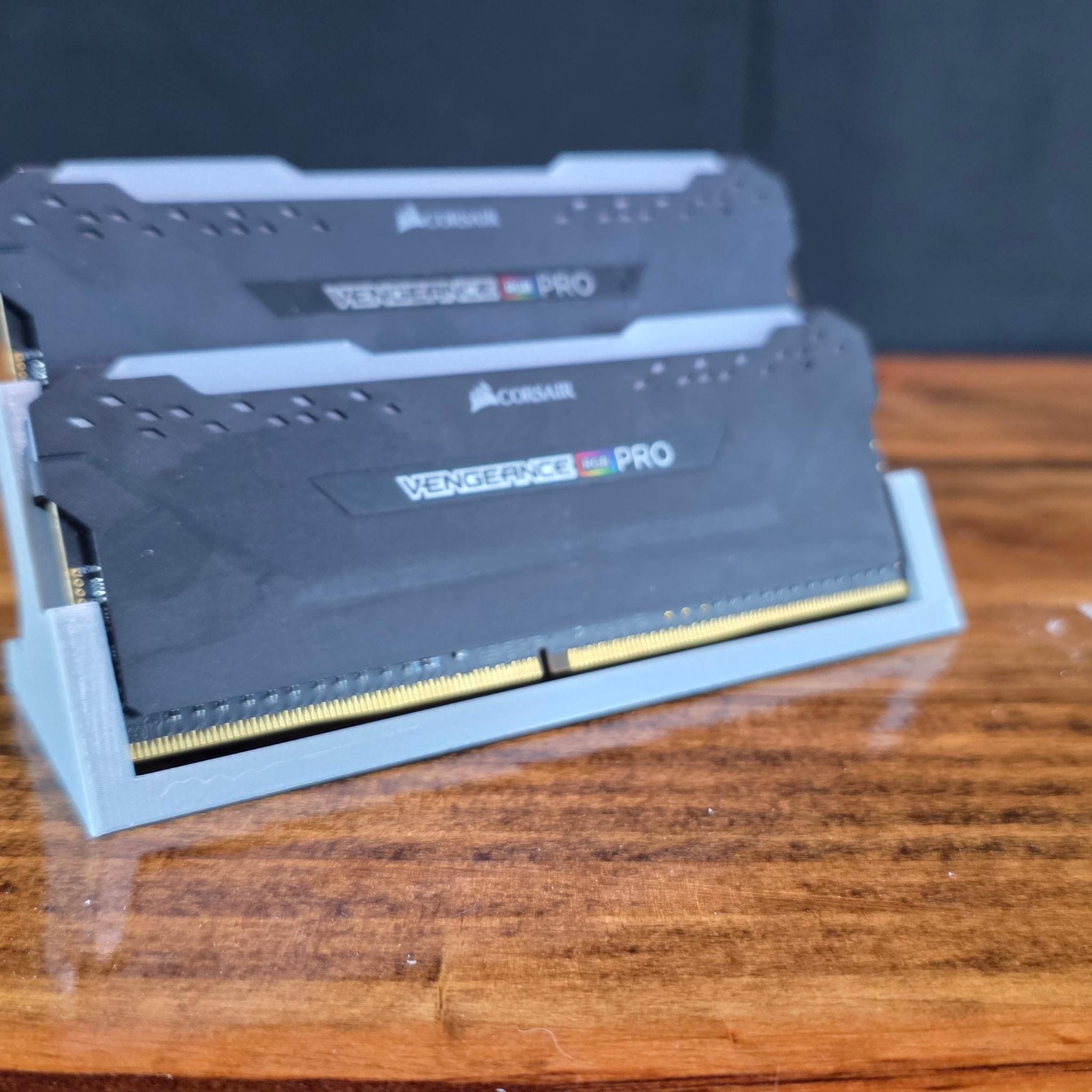 Corsair Vengeance RGB Pro (CMW16GX4M2C3200C16) 16GB DDR4