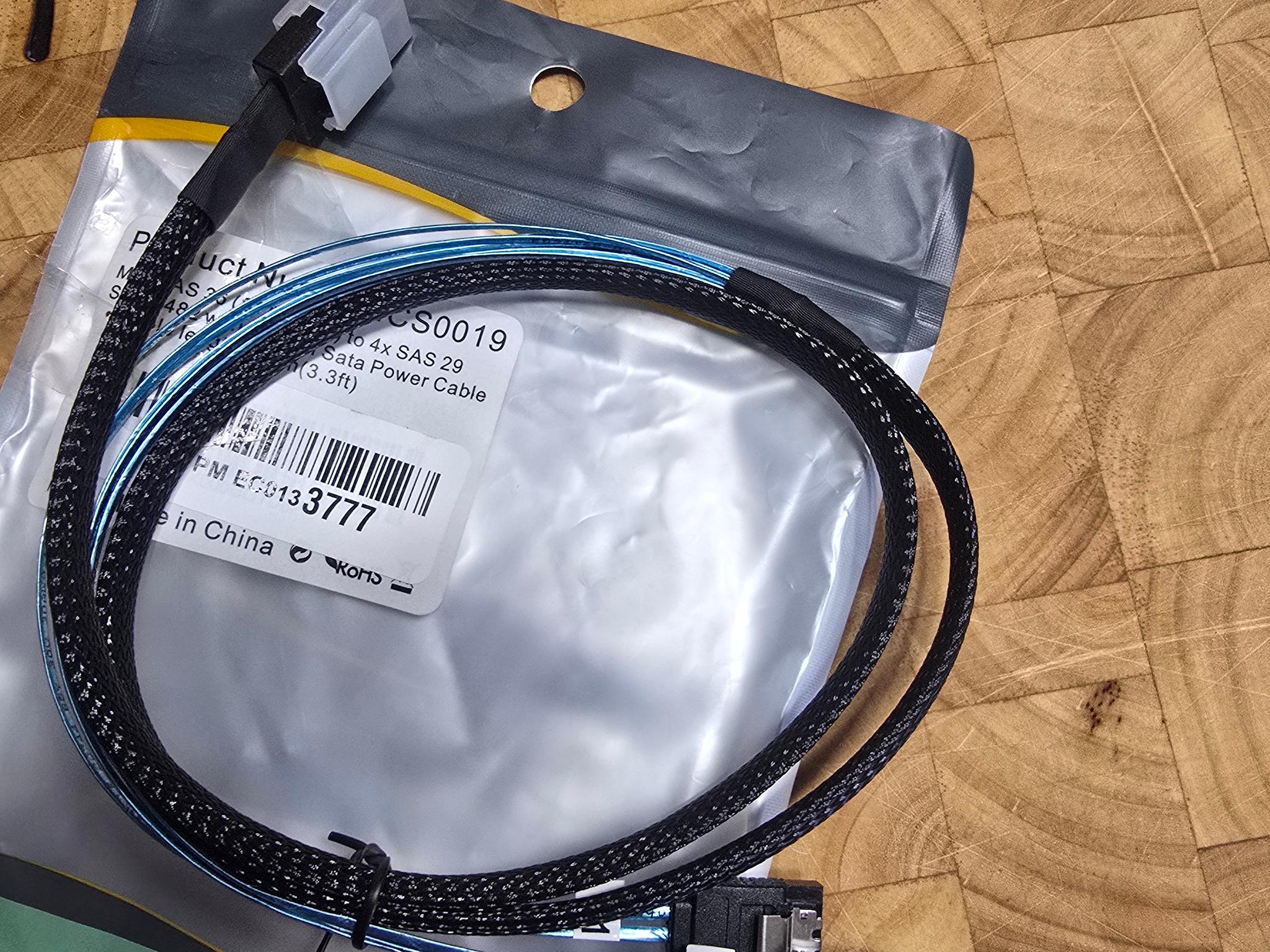 Mini SAS 4 SATA Cable 36 Pin SFF 8087 Host/Controller to 7 Pin SATA Target/Backplane PERC H310 RAID